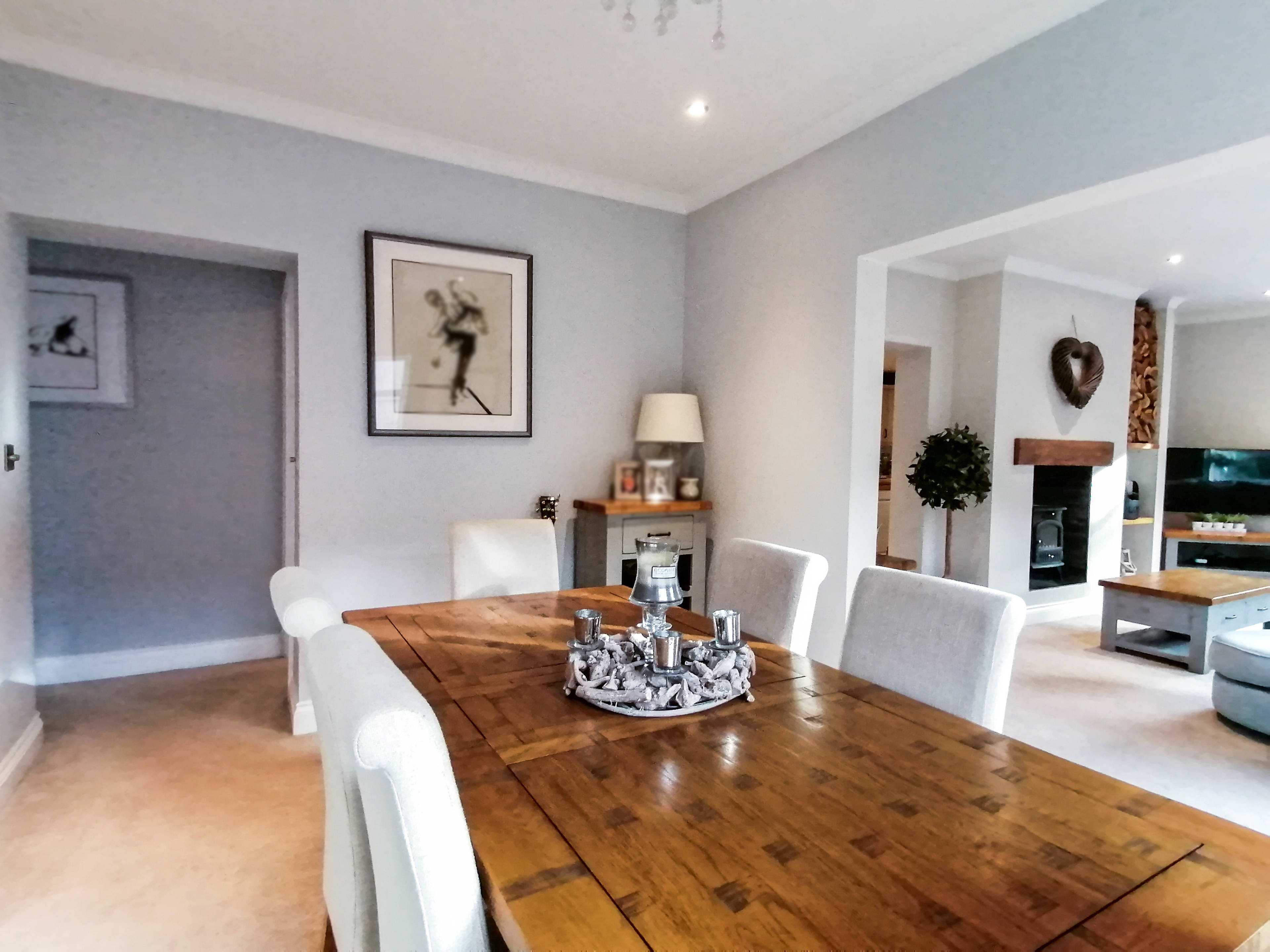Lounge/Dining Room