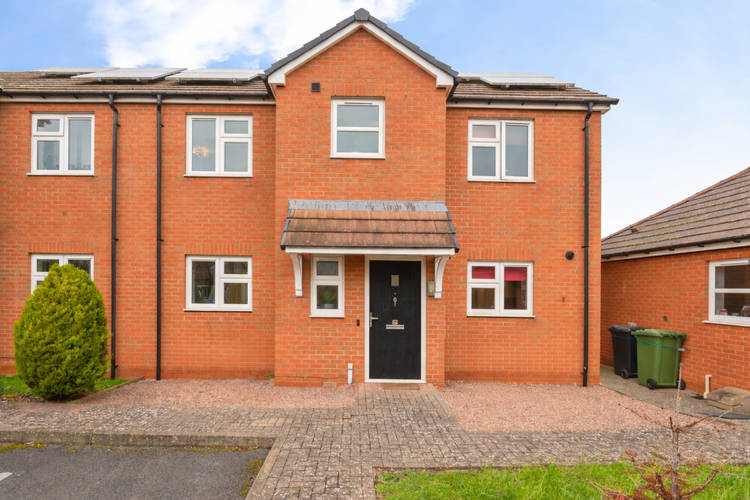 2 bedroom semi-detached house