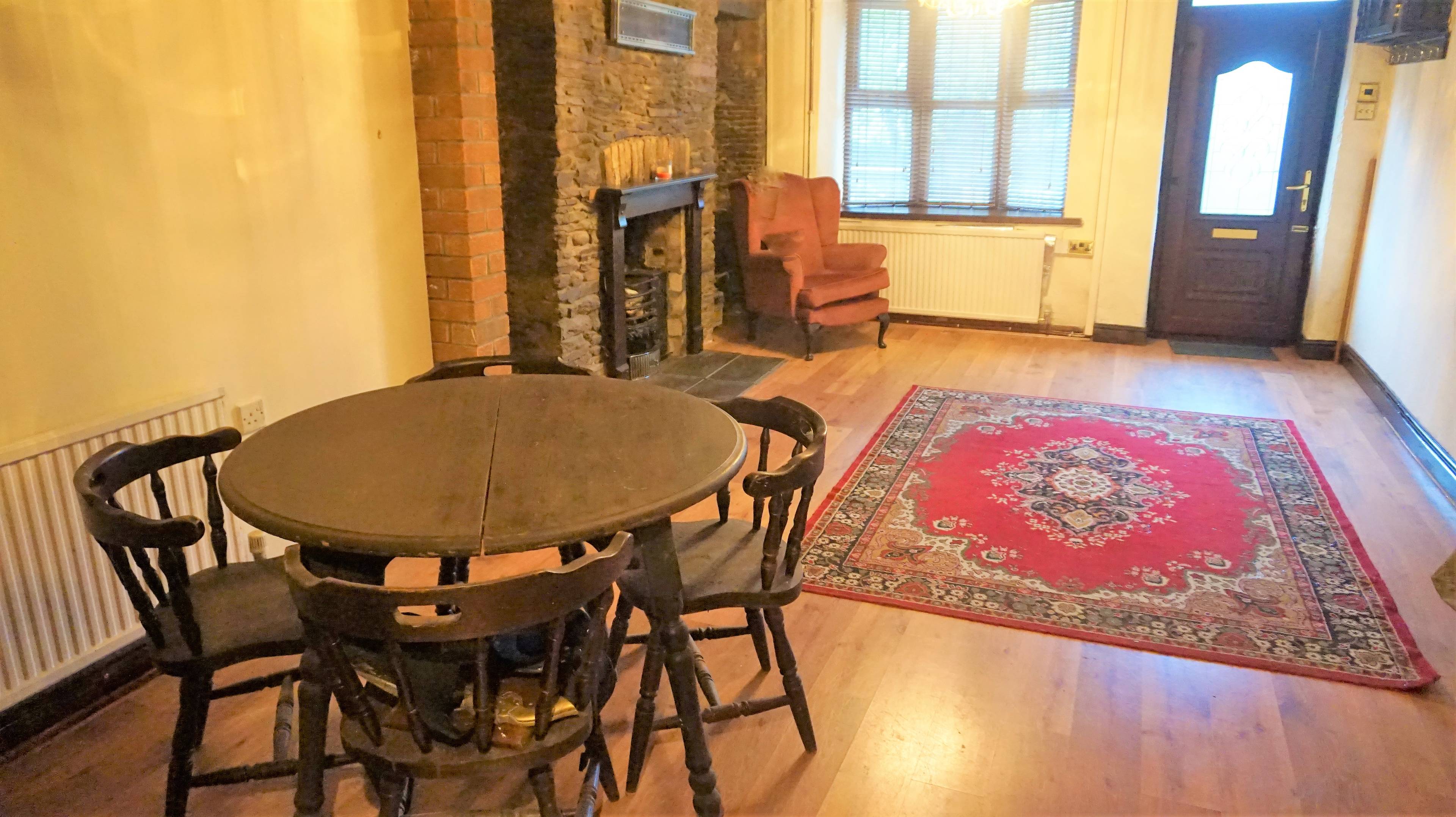 Lounge/Dining Room