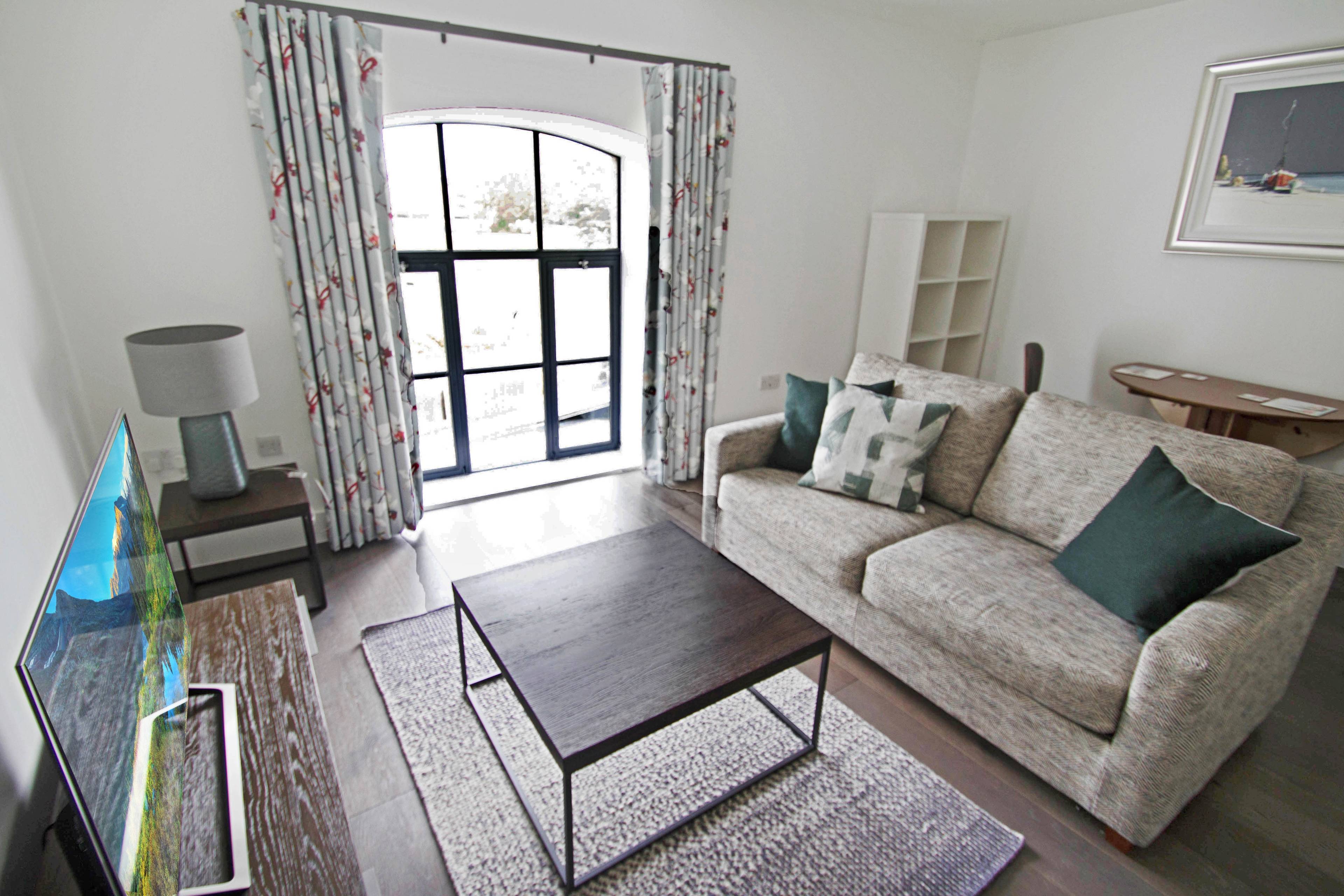 Lounge / Kitchen