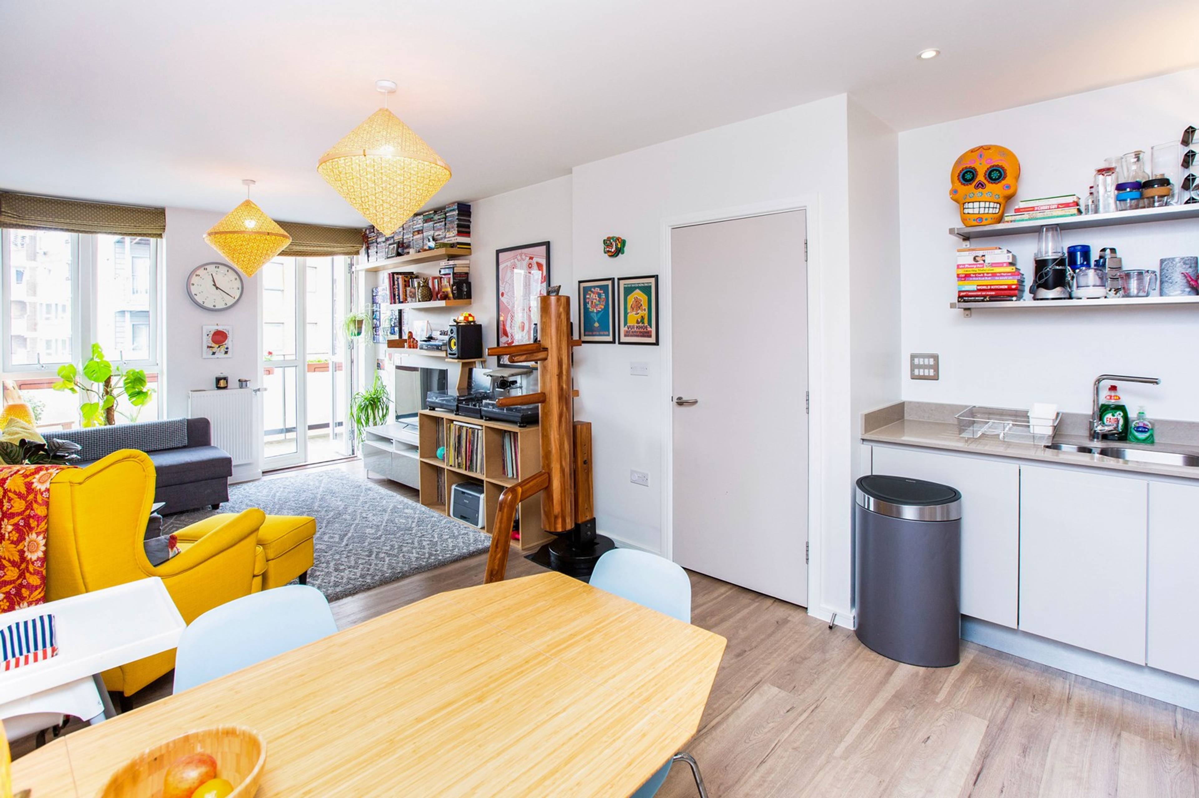Lounge / Kitchen