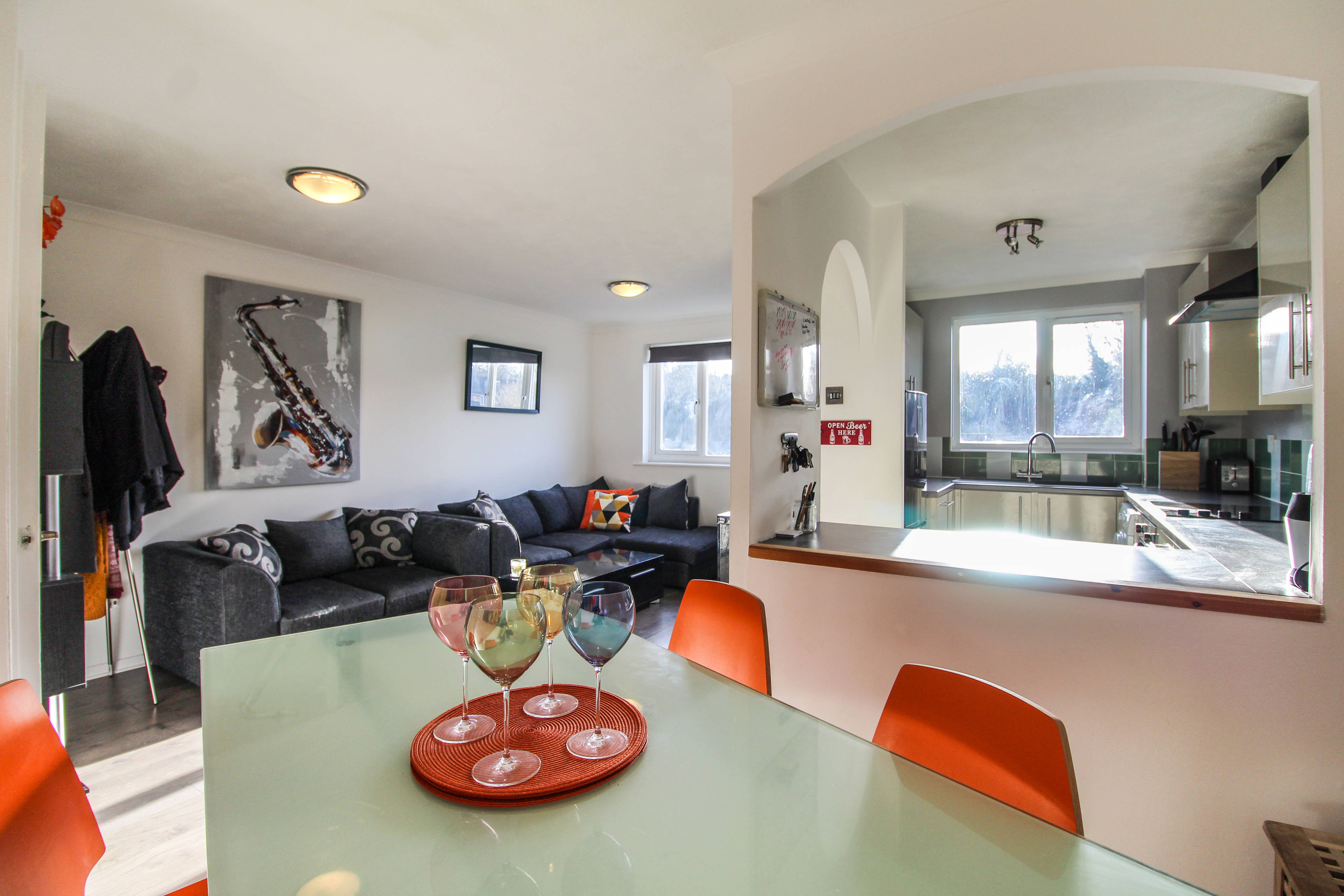 Lounge/Dining Room