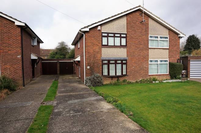 3 bedroom semi-detached house for sale in Glovers Field, Kelvedon Hatch ...