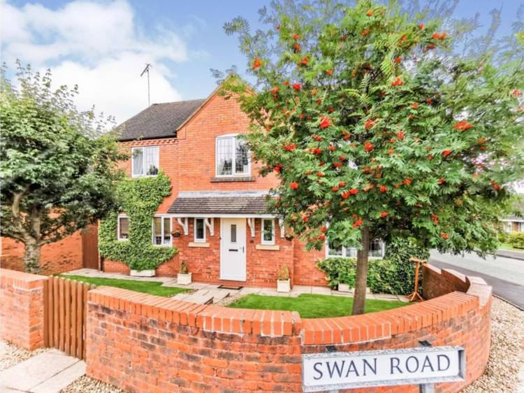 4 bedroom detached house