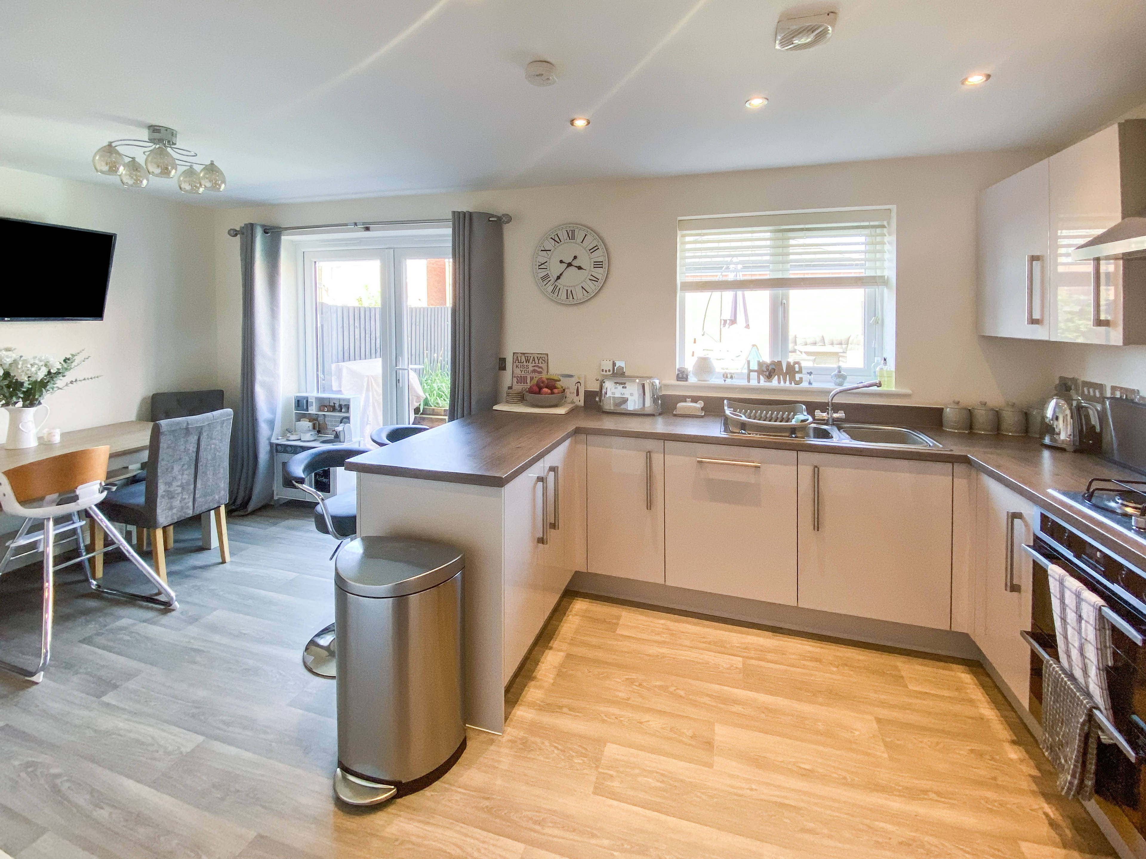 Kitchen/Dining Room