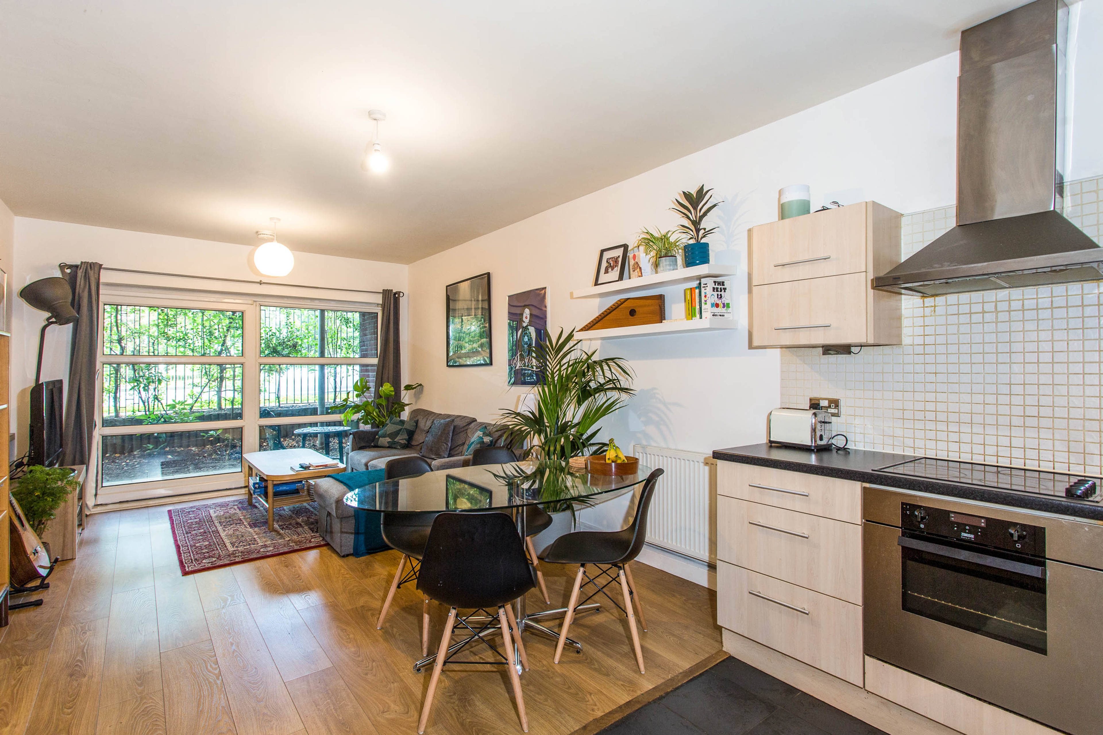 Lounge / Kitchen