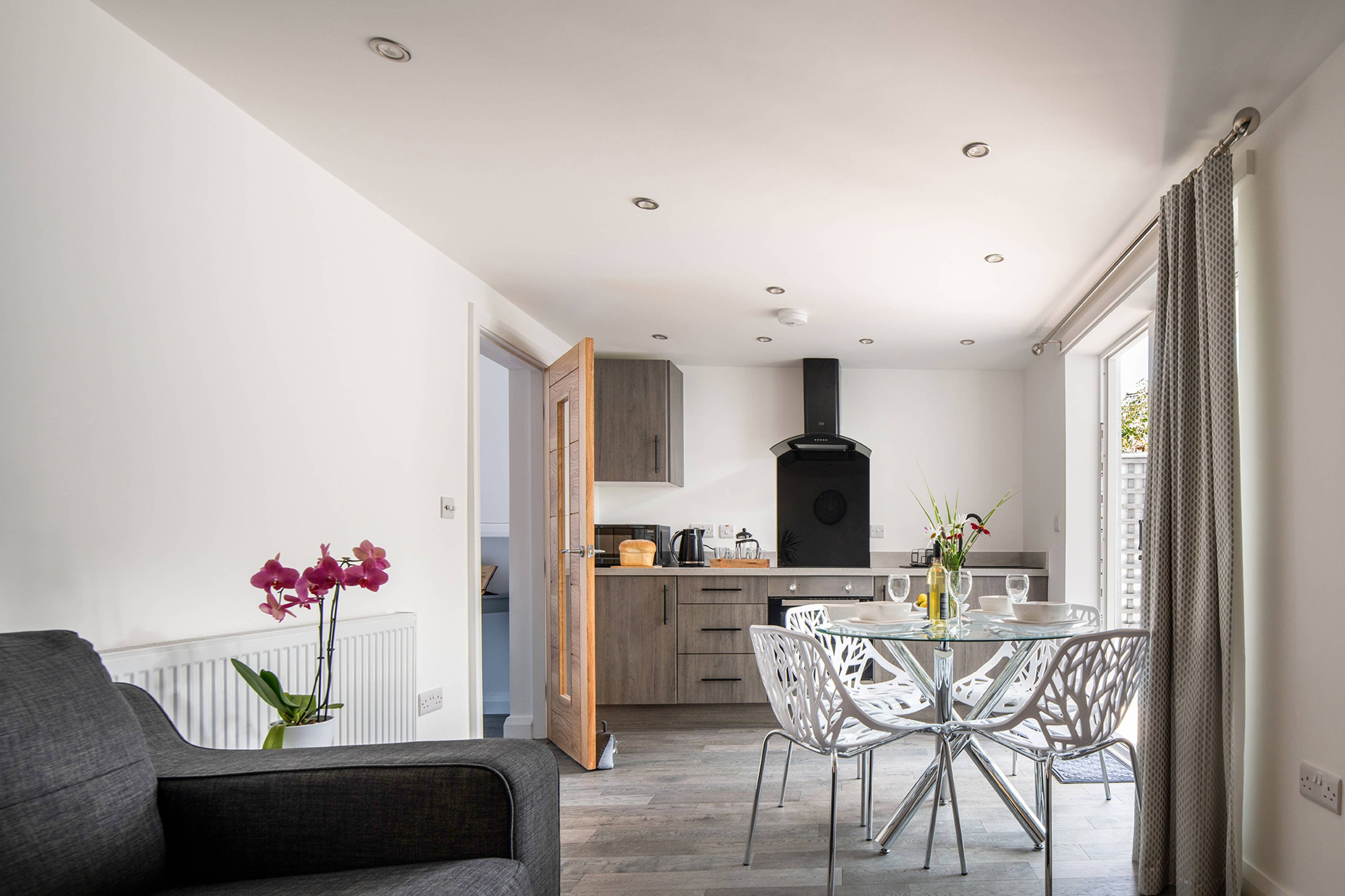 Lounge / Kitchen