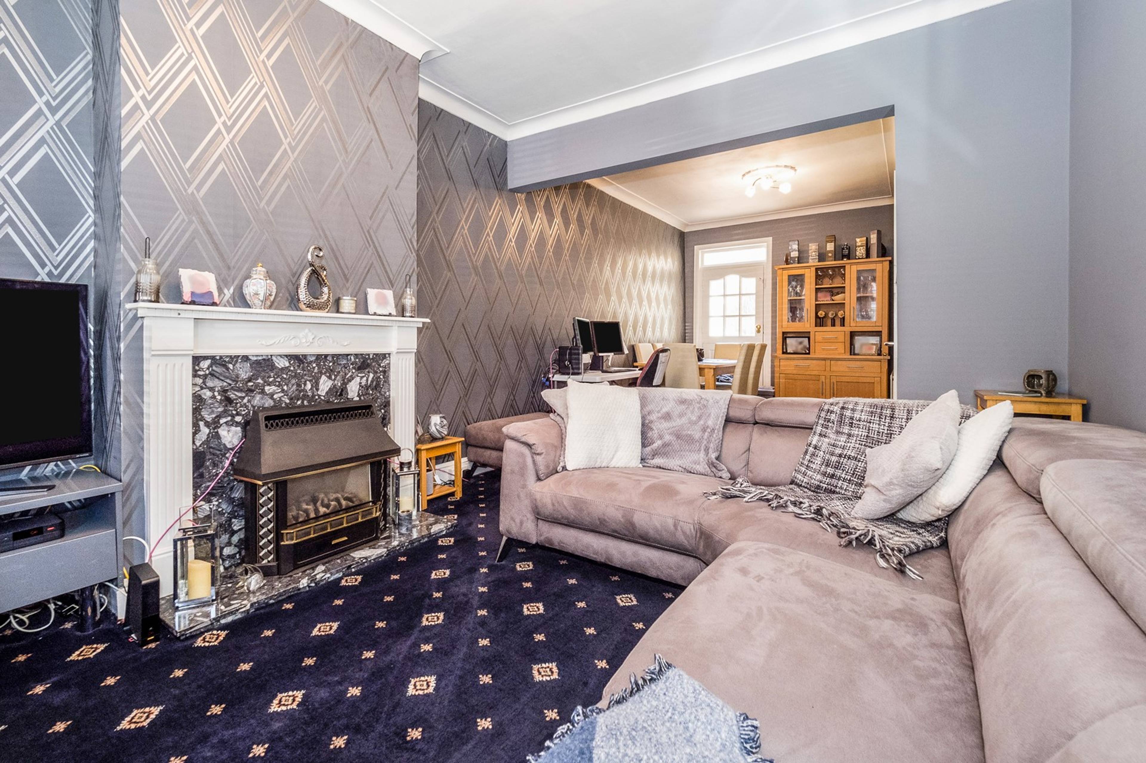 Lounge/Dining Room