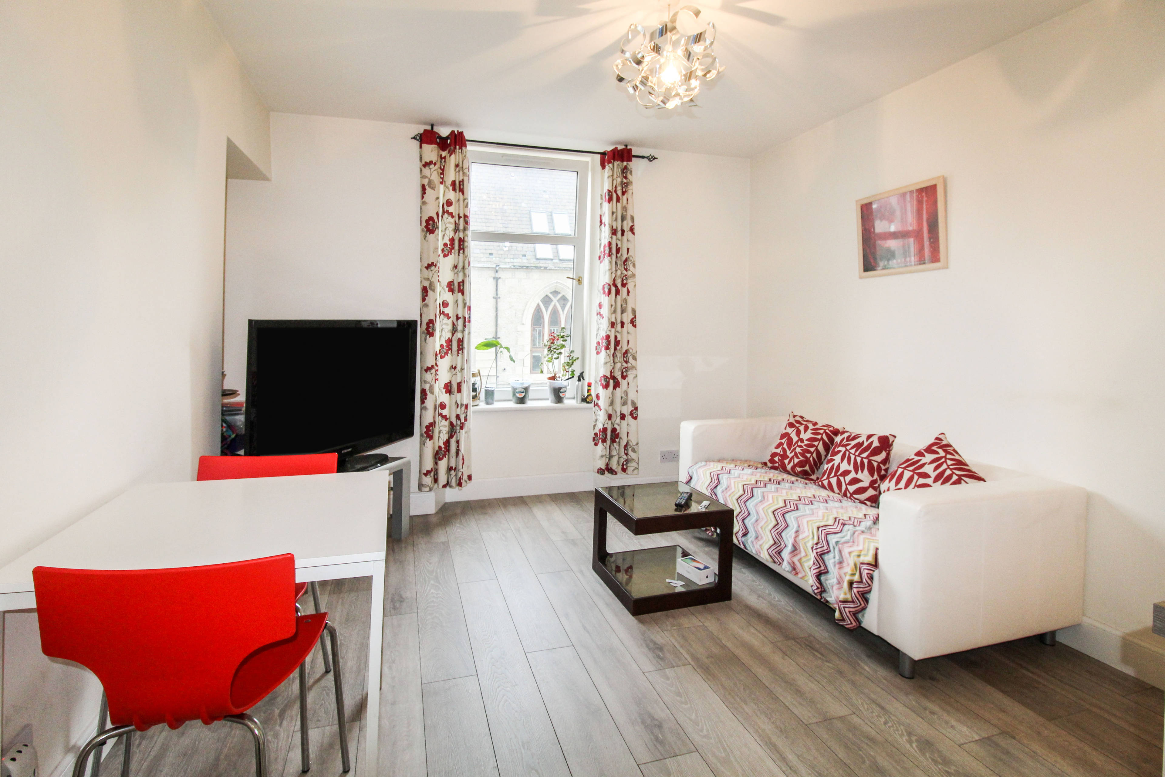 Lounge / Kitchen