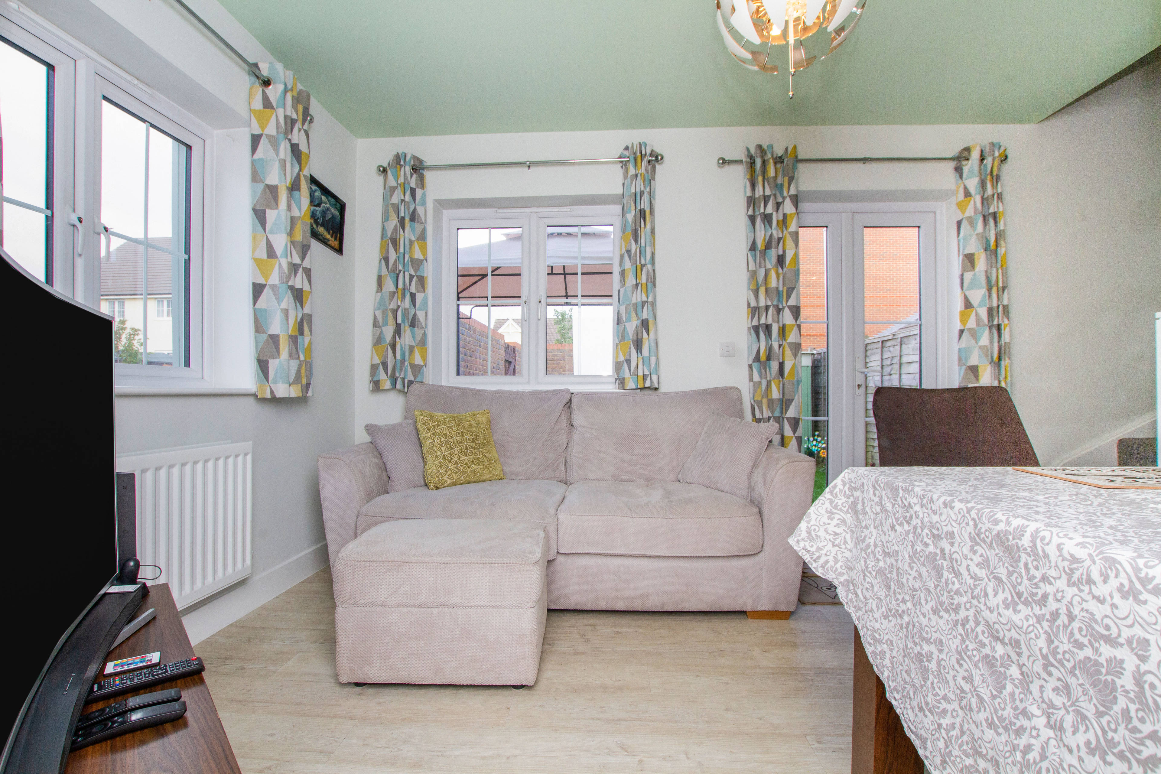 Lounge/Dining Room