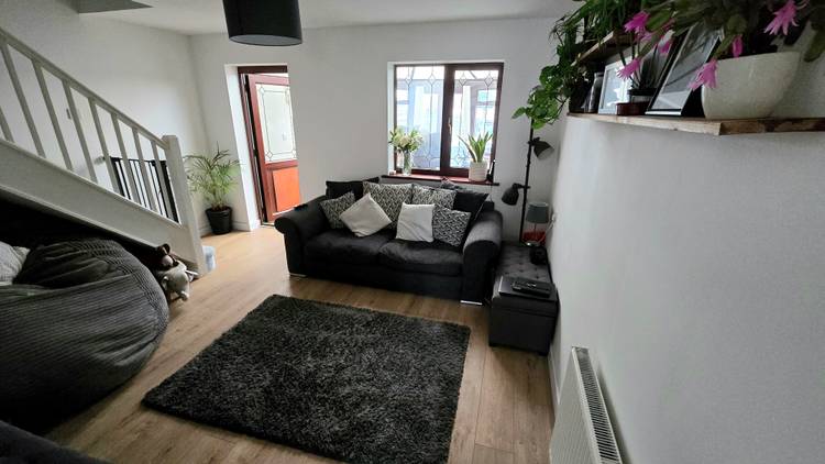 2 bedroom terraced house