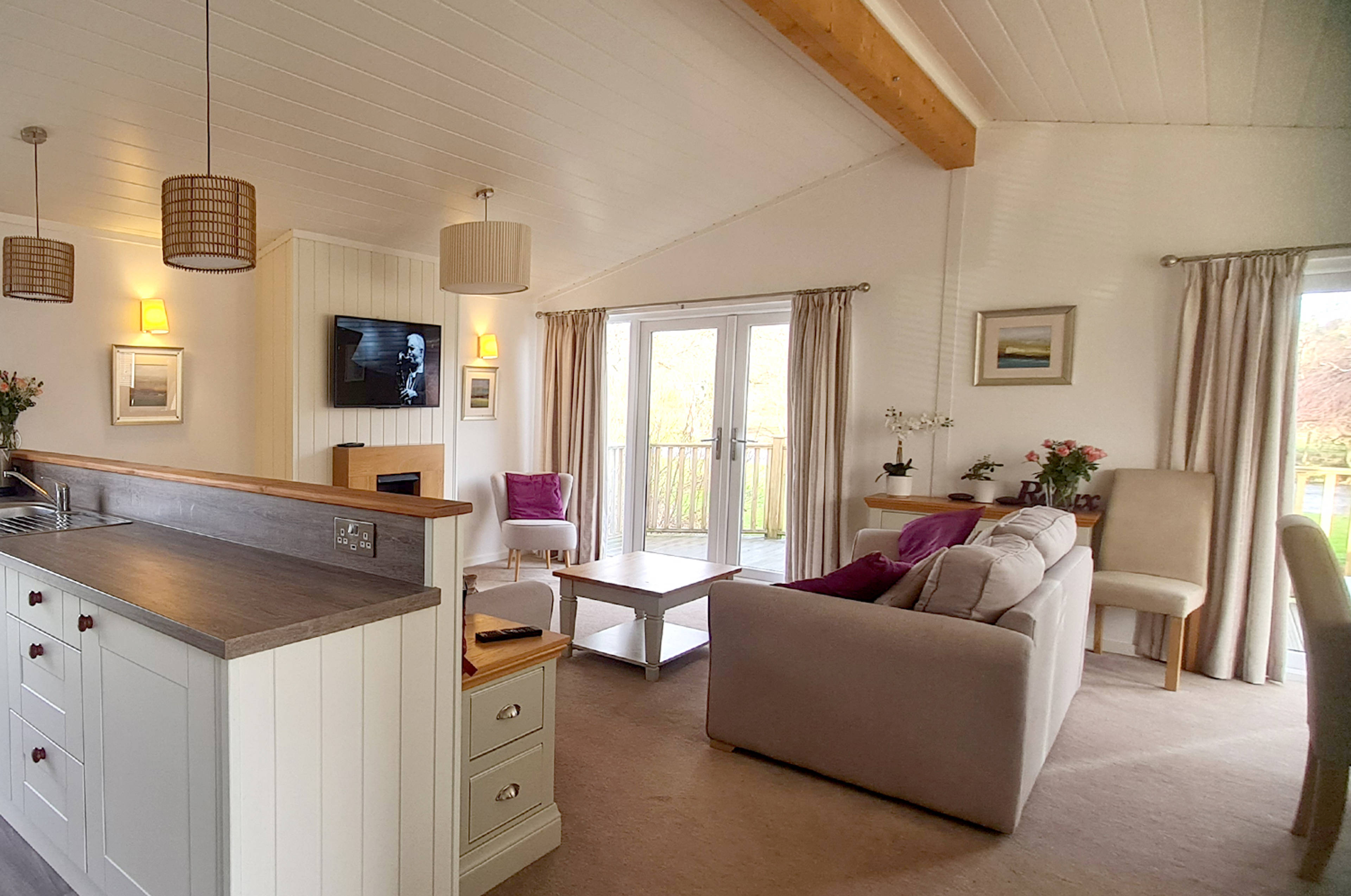 Lounge / Kitchen