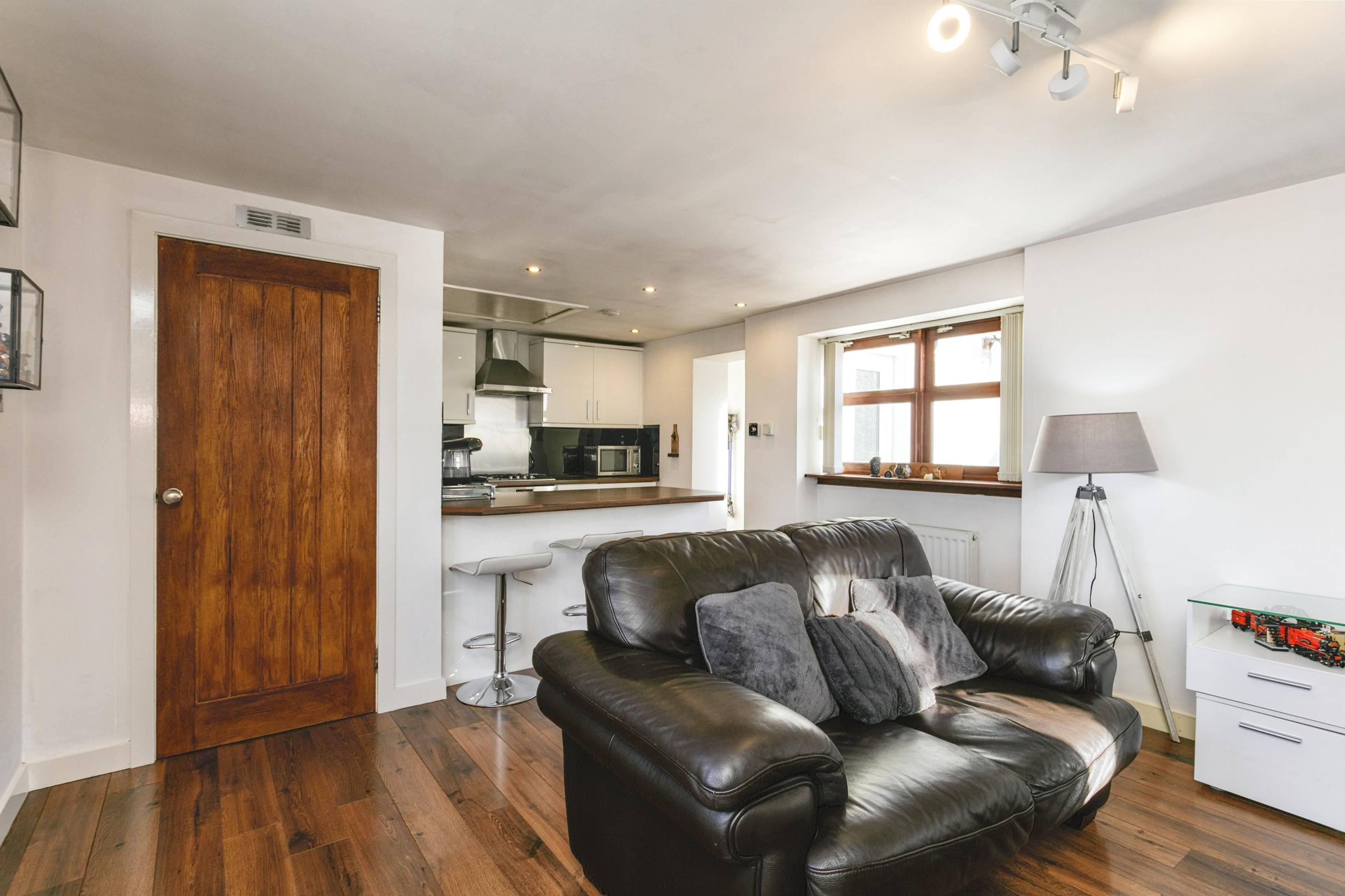 Lounge / Kitchen