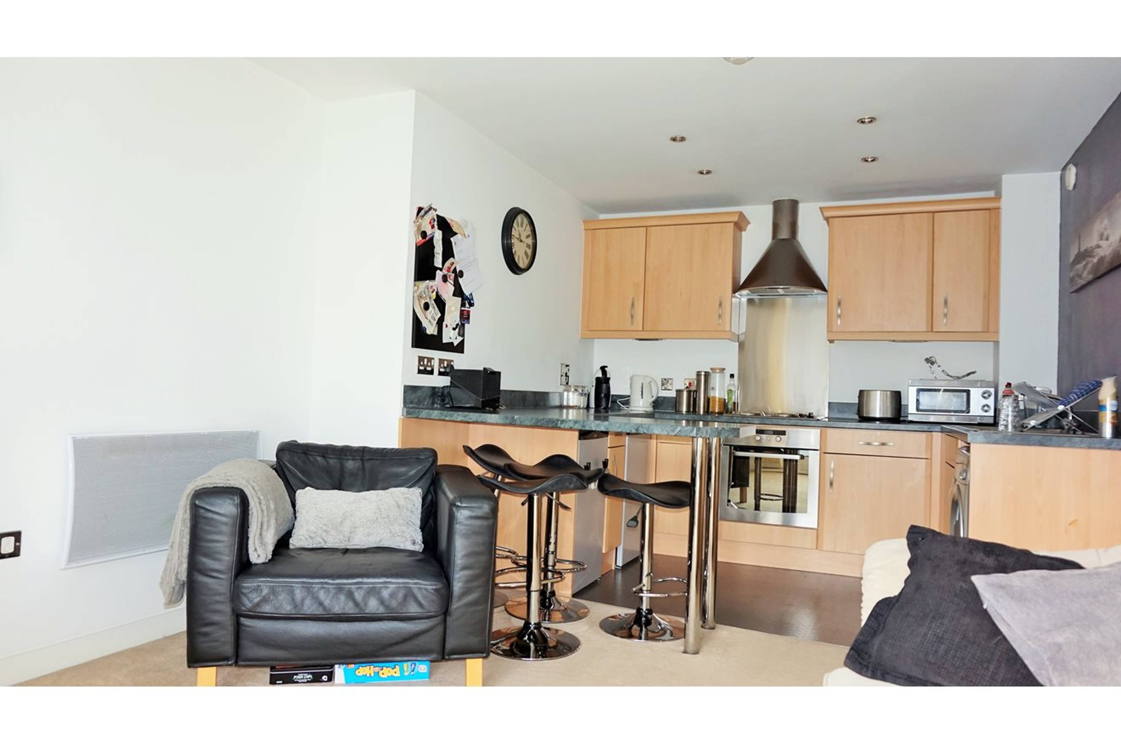 Lounge / Kitchen
