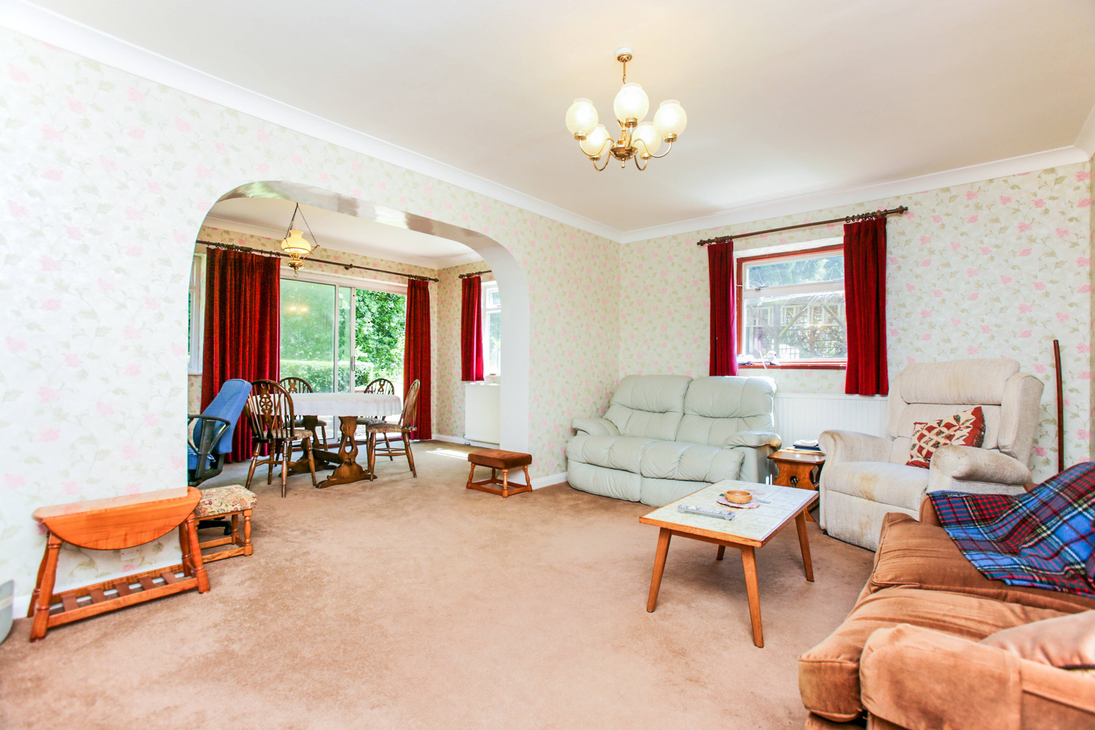 Lounge/Dining Room