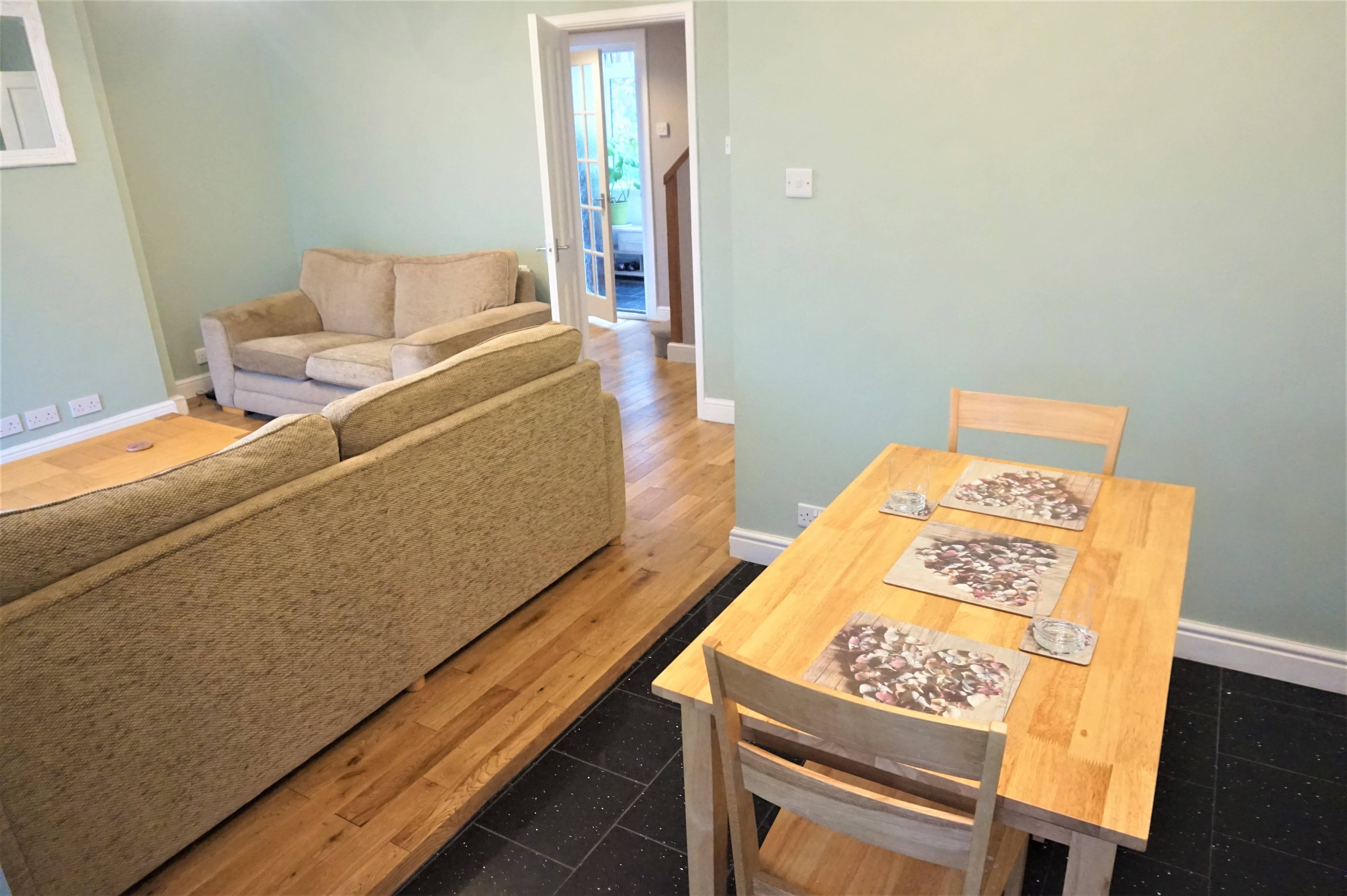 Lounge/Dining Room