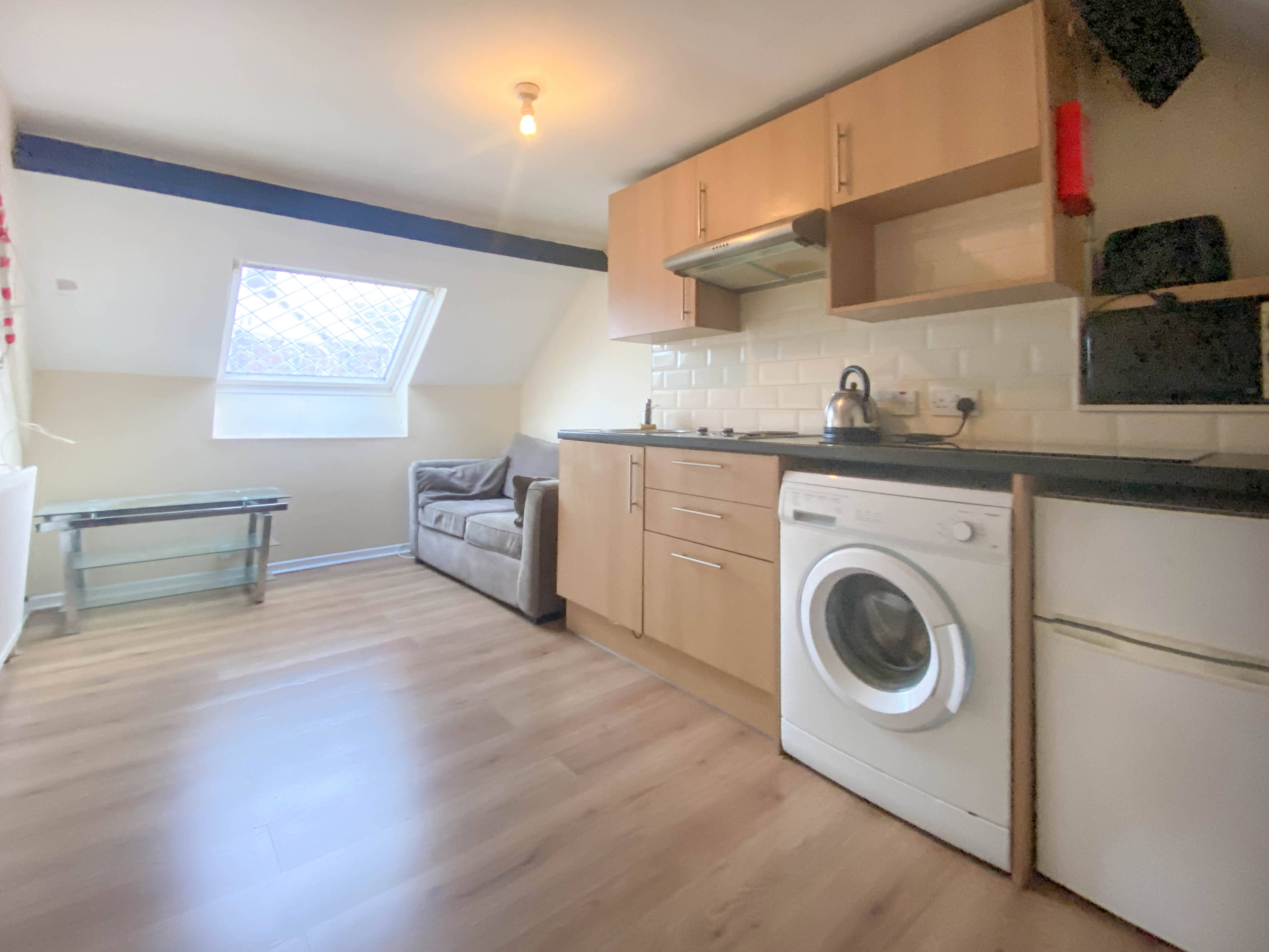 Lounge / Kitchen