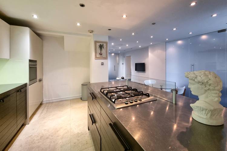 3 bedroom flat