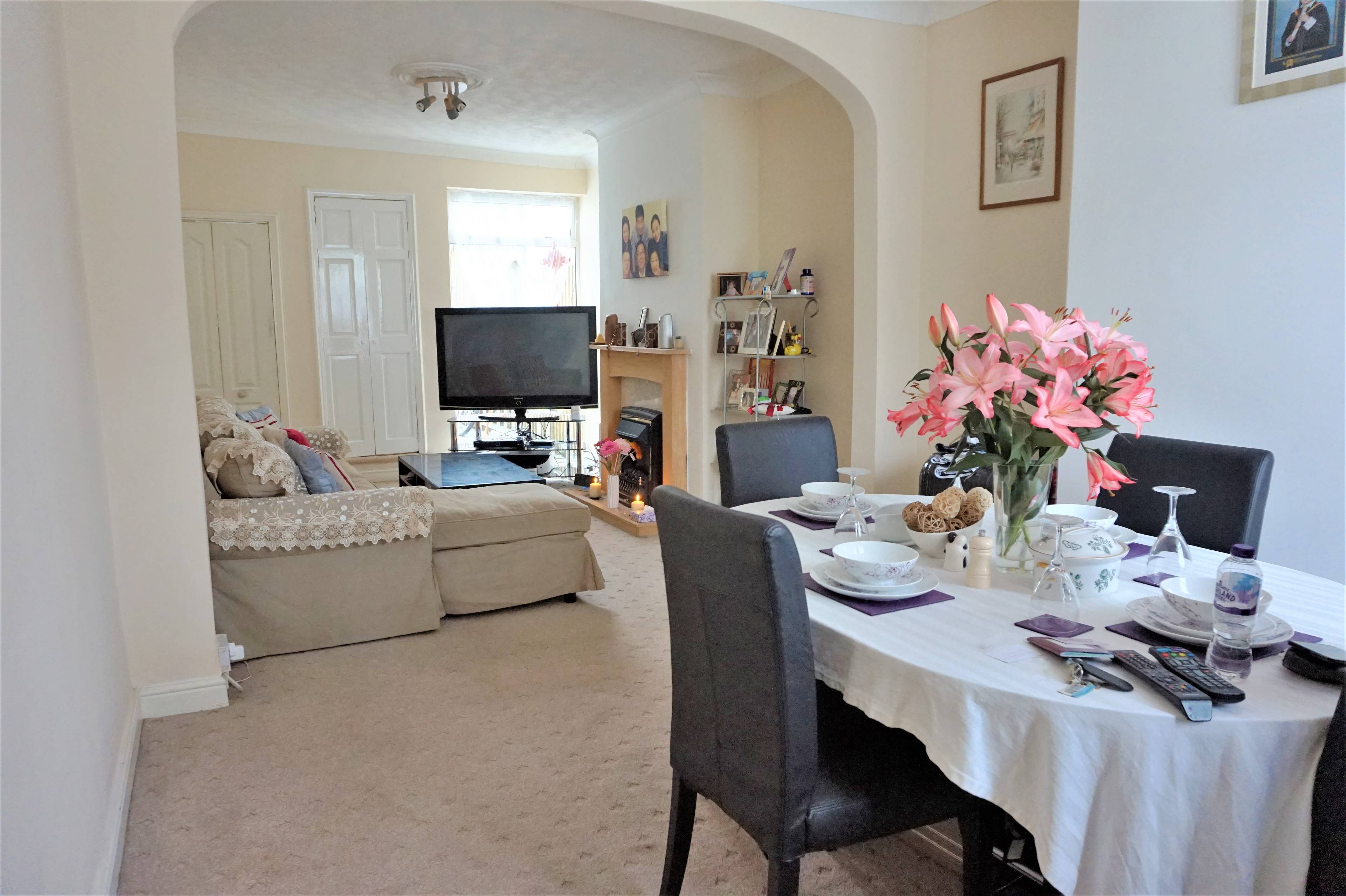 Lounge/Dining Room