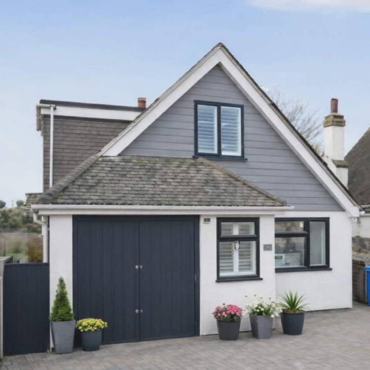 4 bedroom detached bungalow