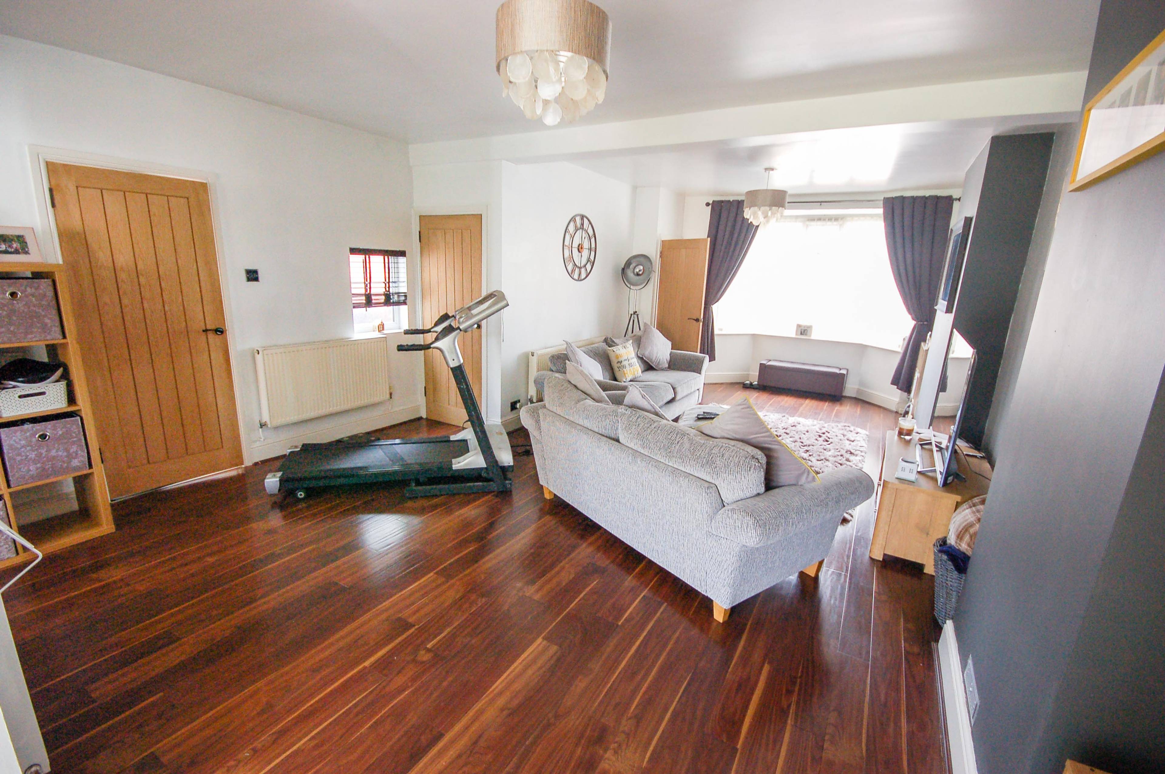 Lounge/Dining Room