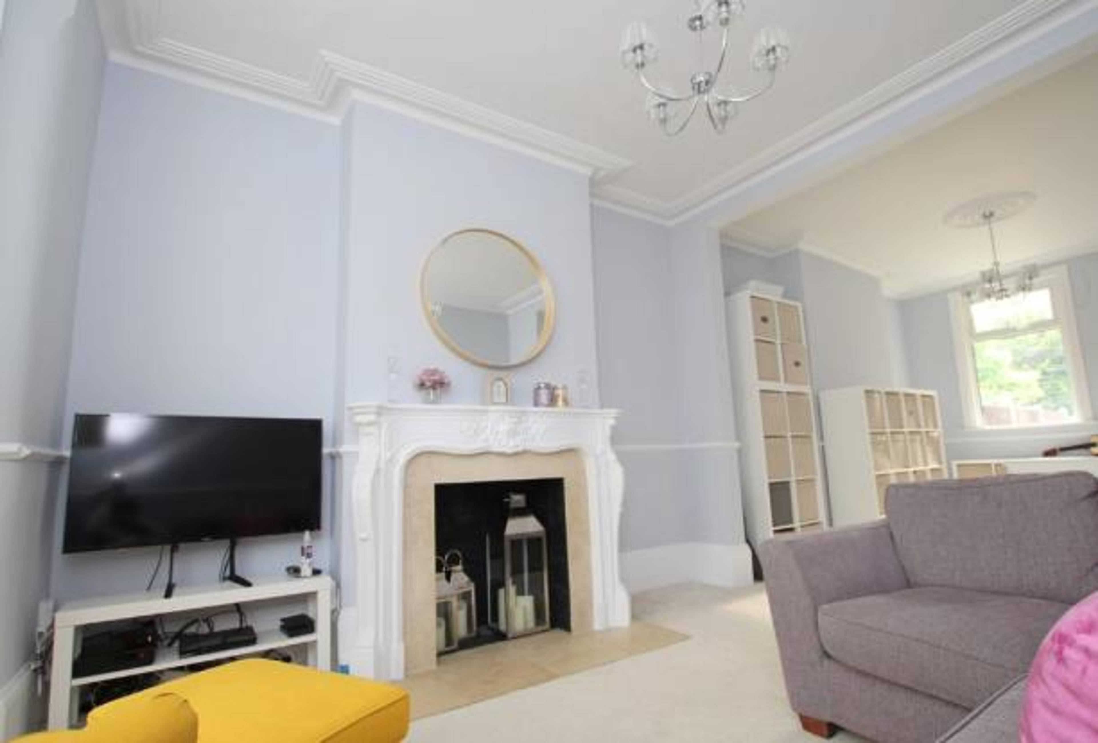 Lounge/Dining Room