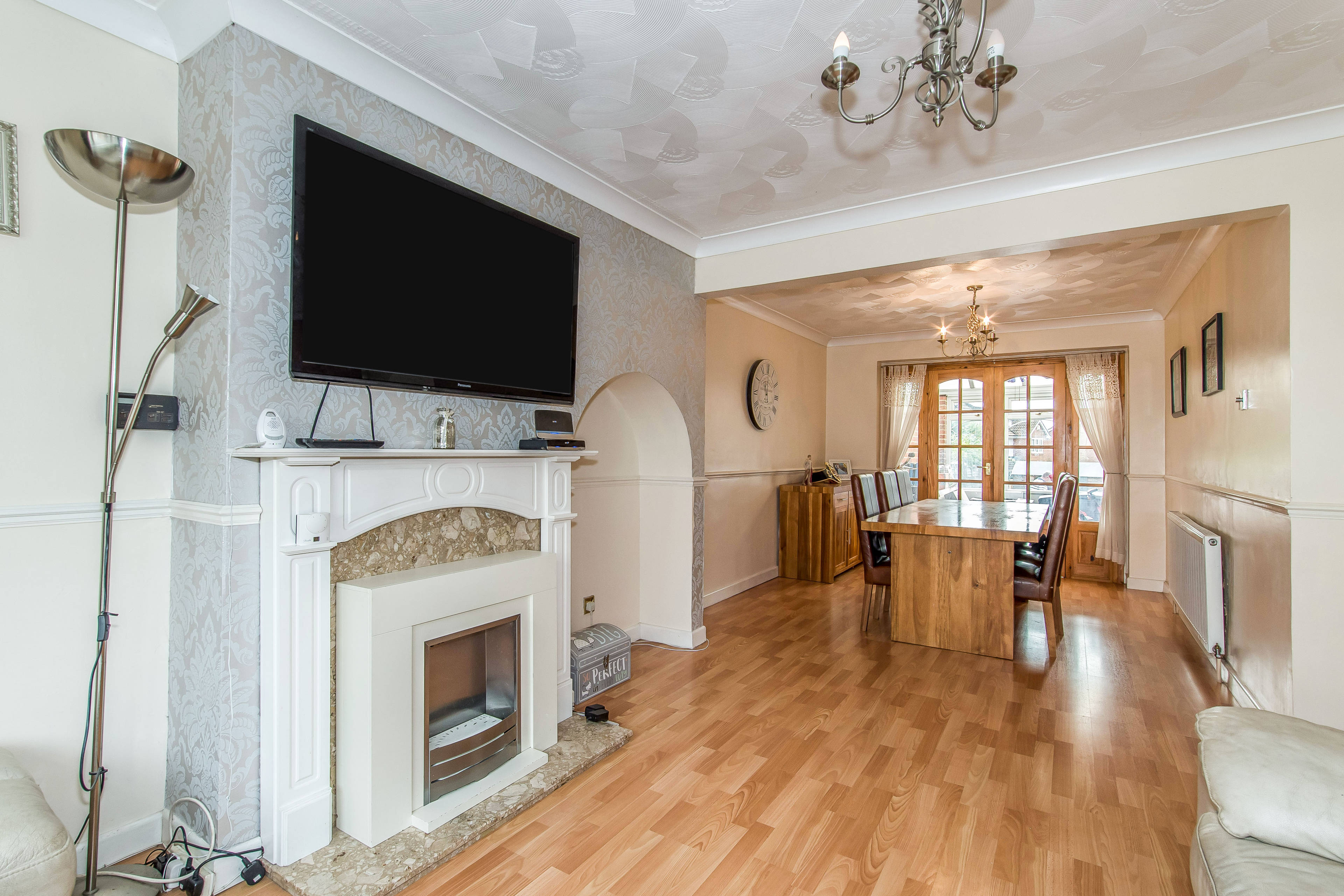 Lounge/Dining Room