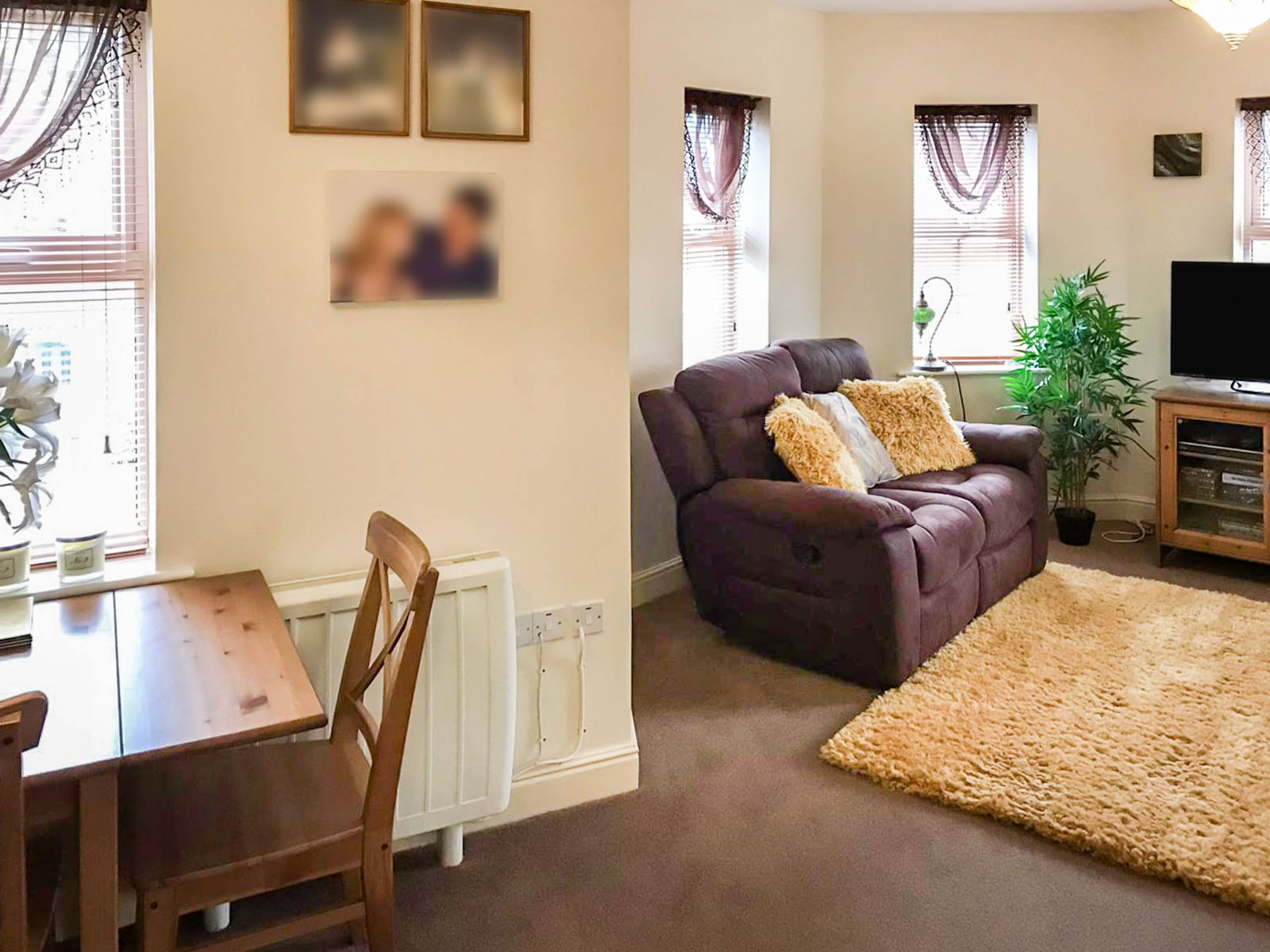 Lounge/Dining Room