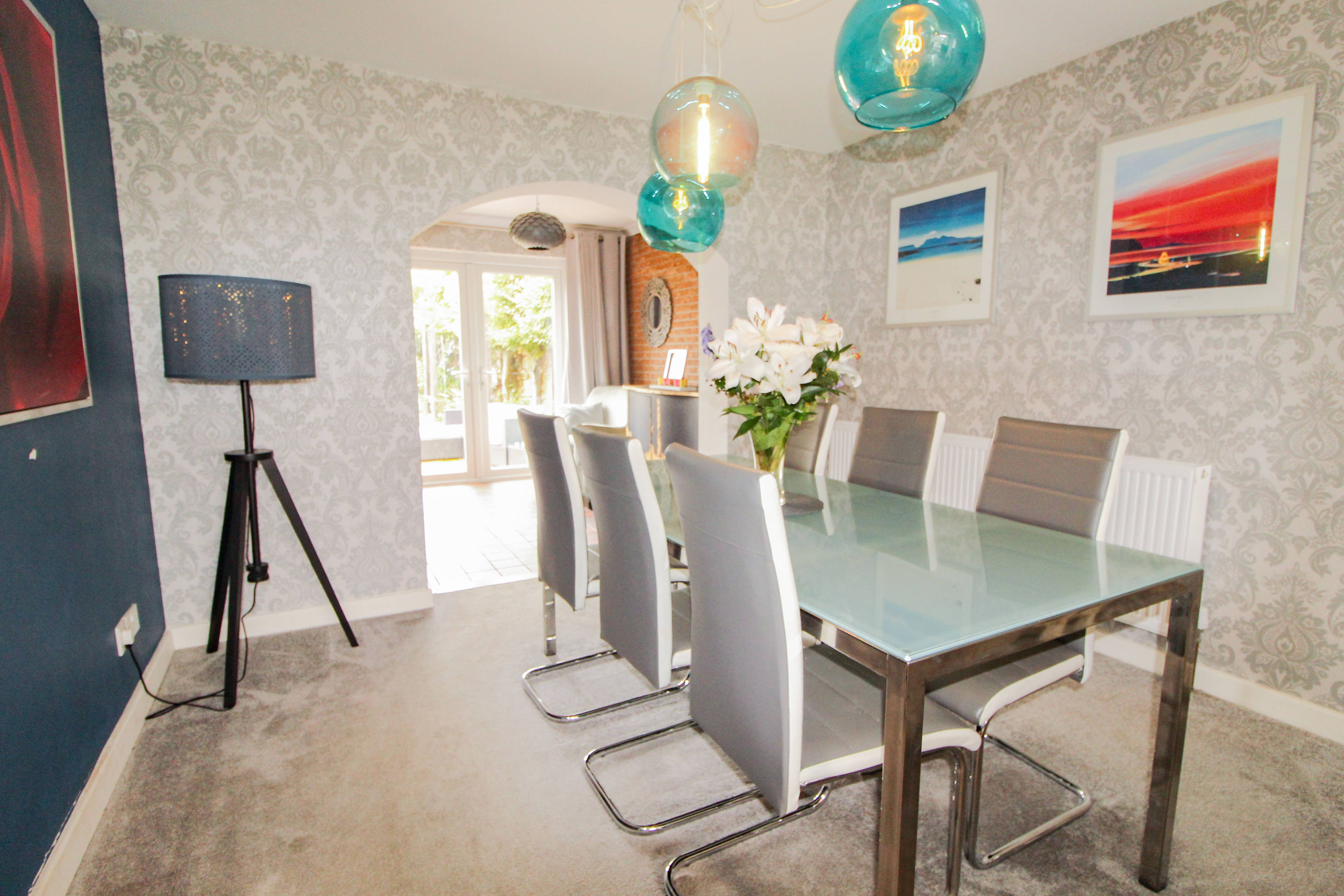 Lounge/Dining Room