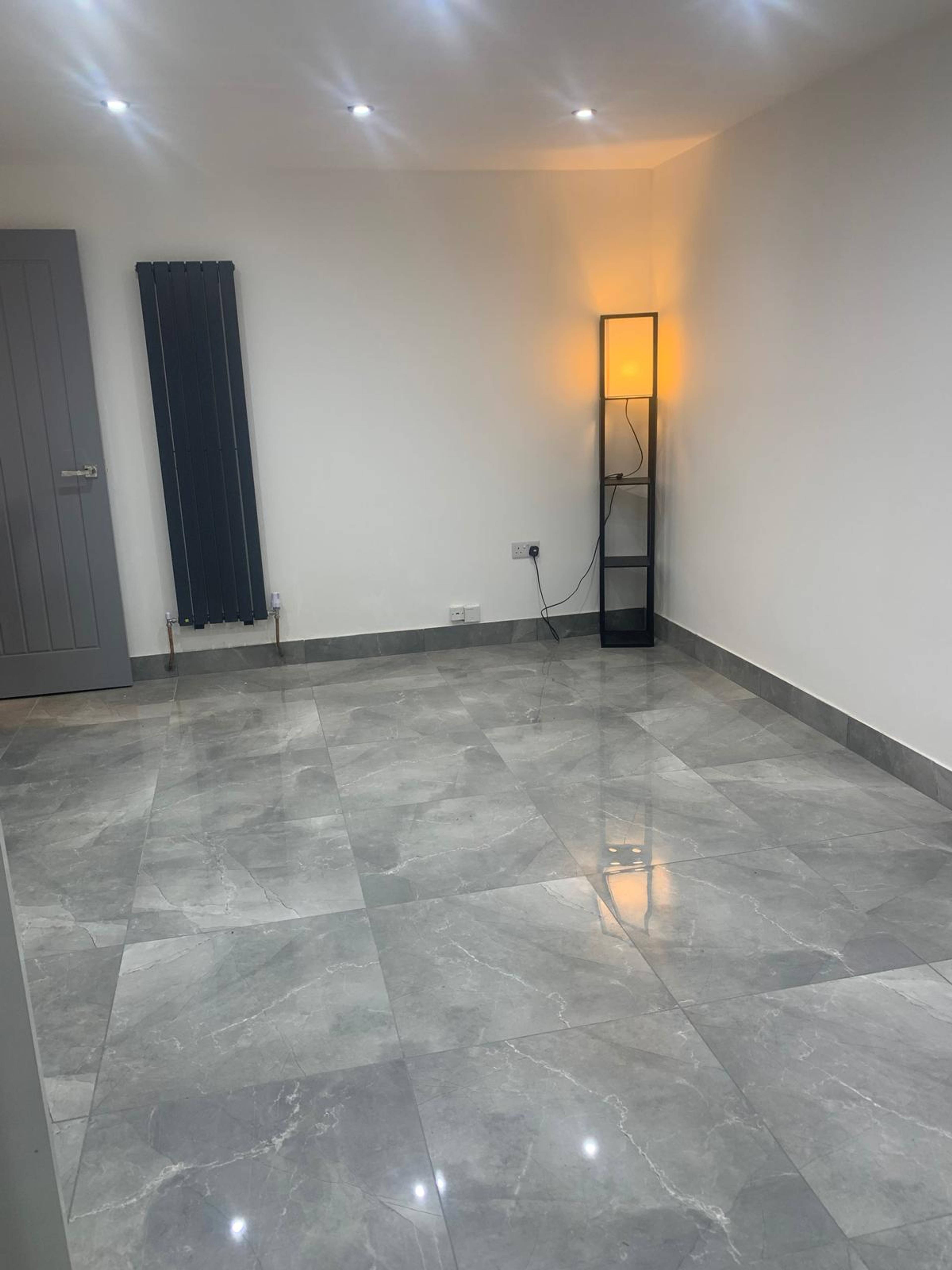 Lounge / Kitchen