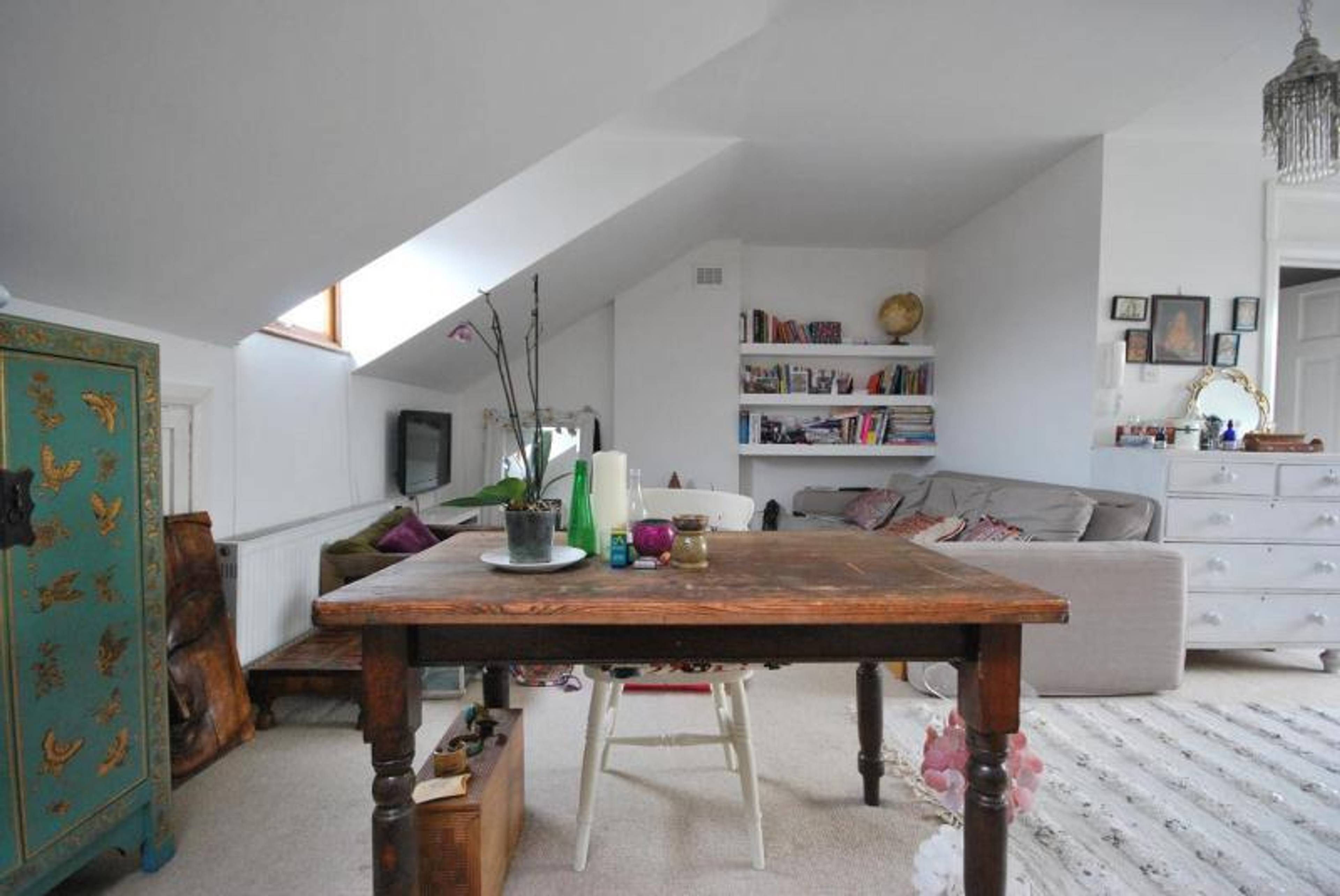 Lounge / Kitchen