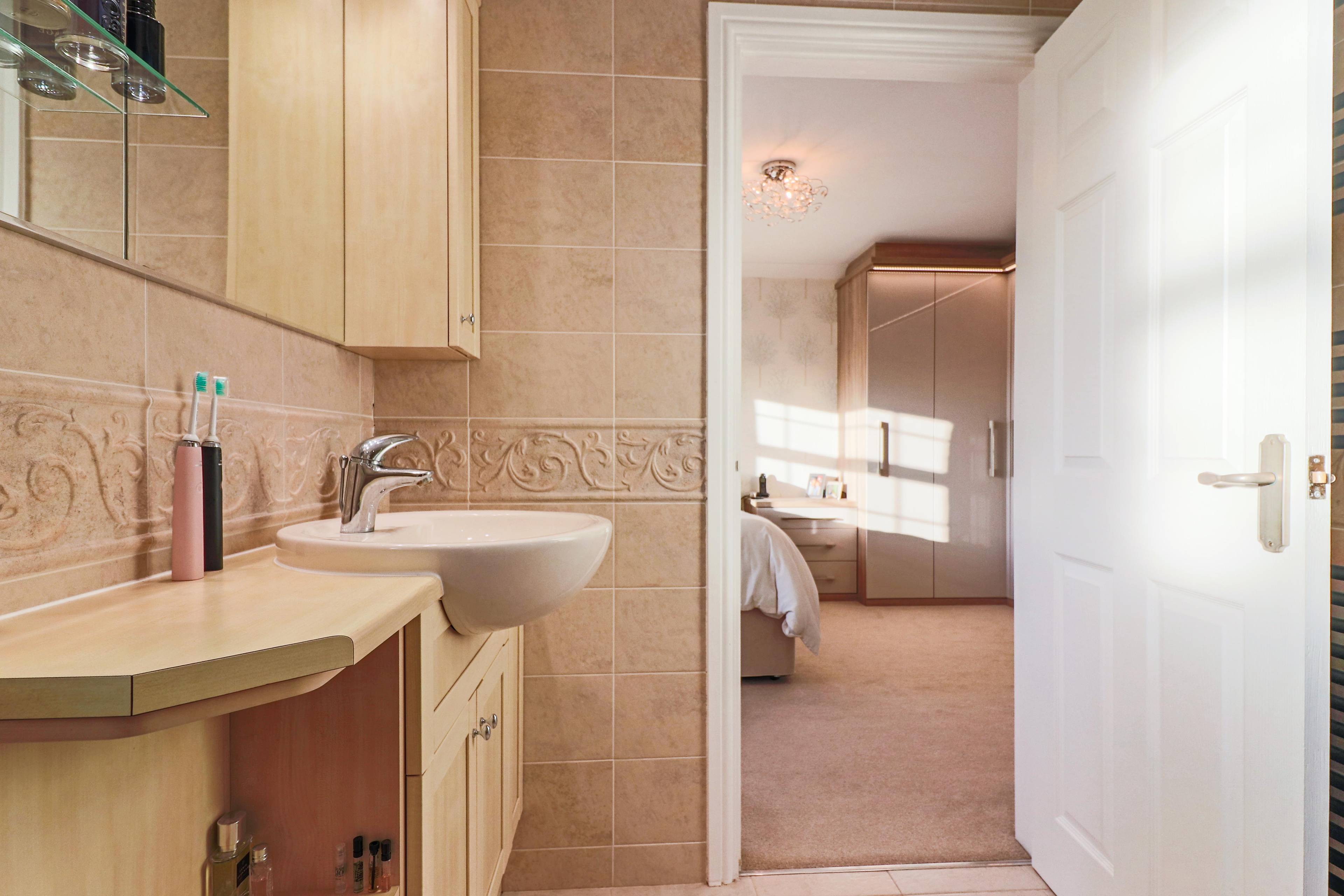 Master En-suite