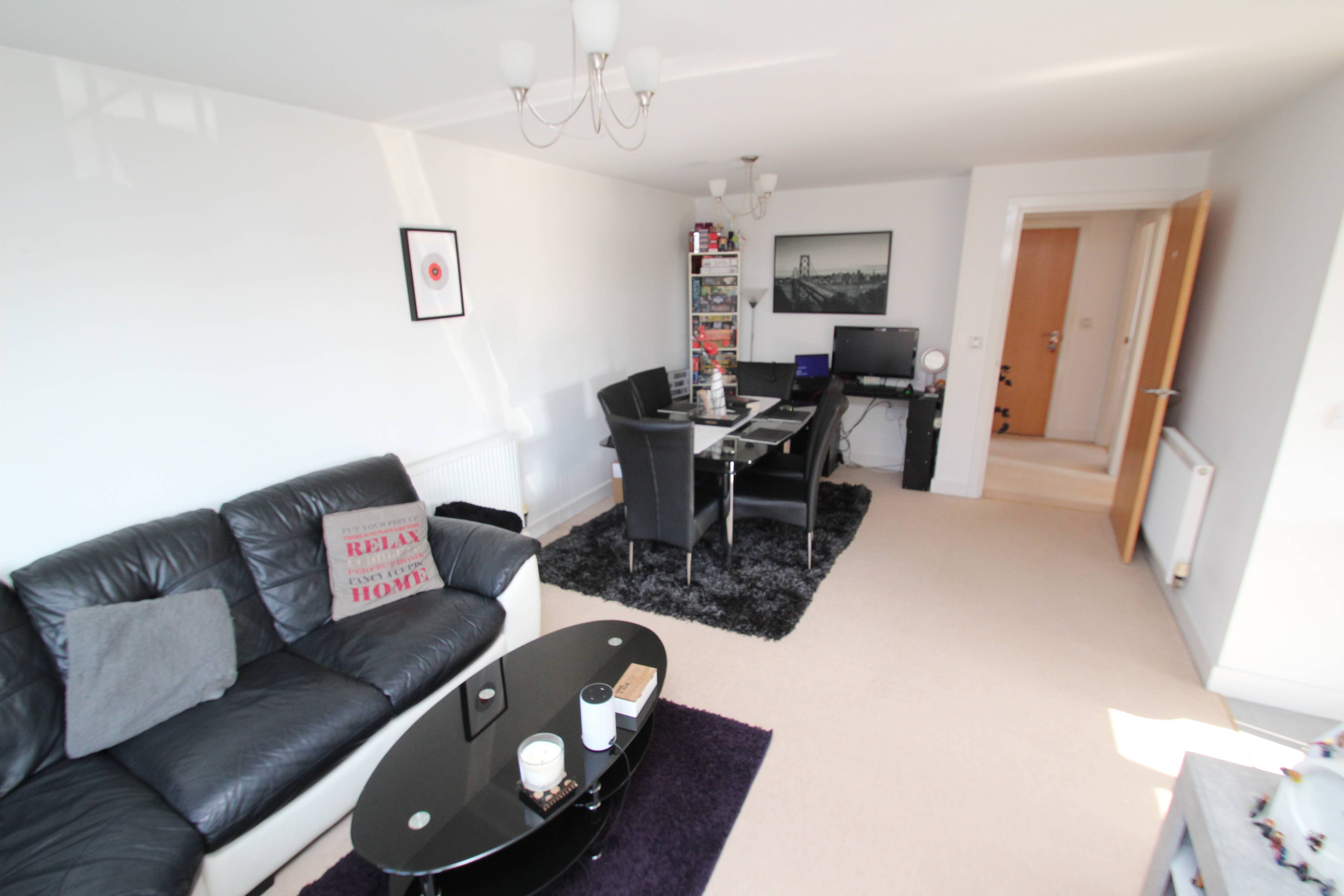 Lounge/Dining Room