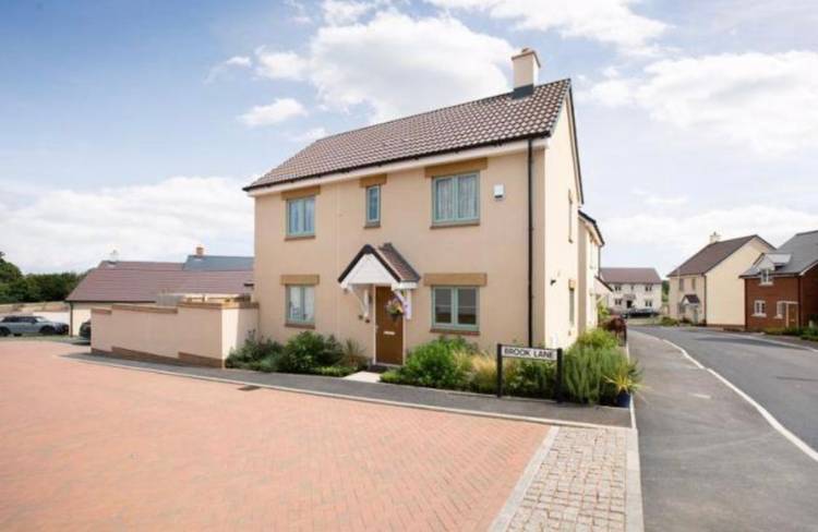3 bedroom detached house