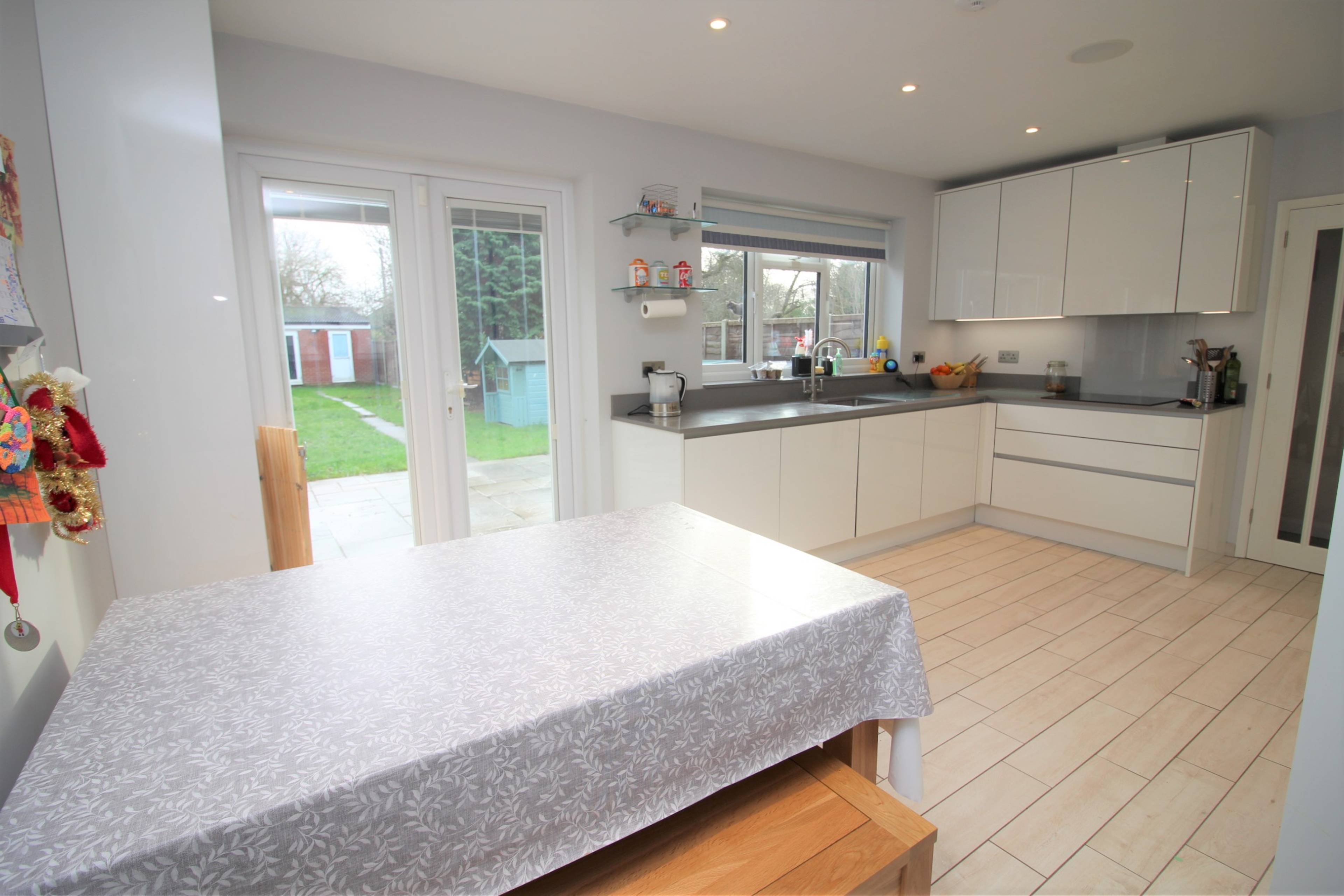 Kitchen/Breakfast