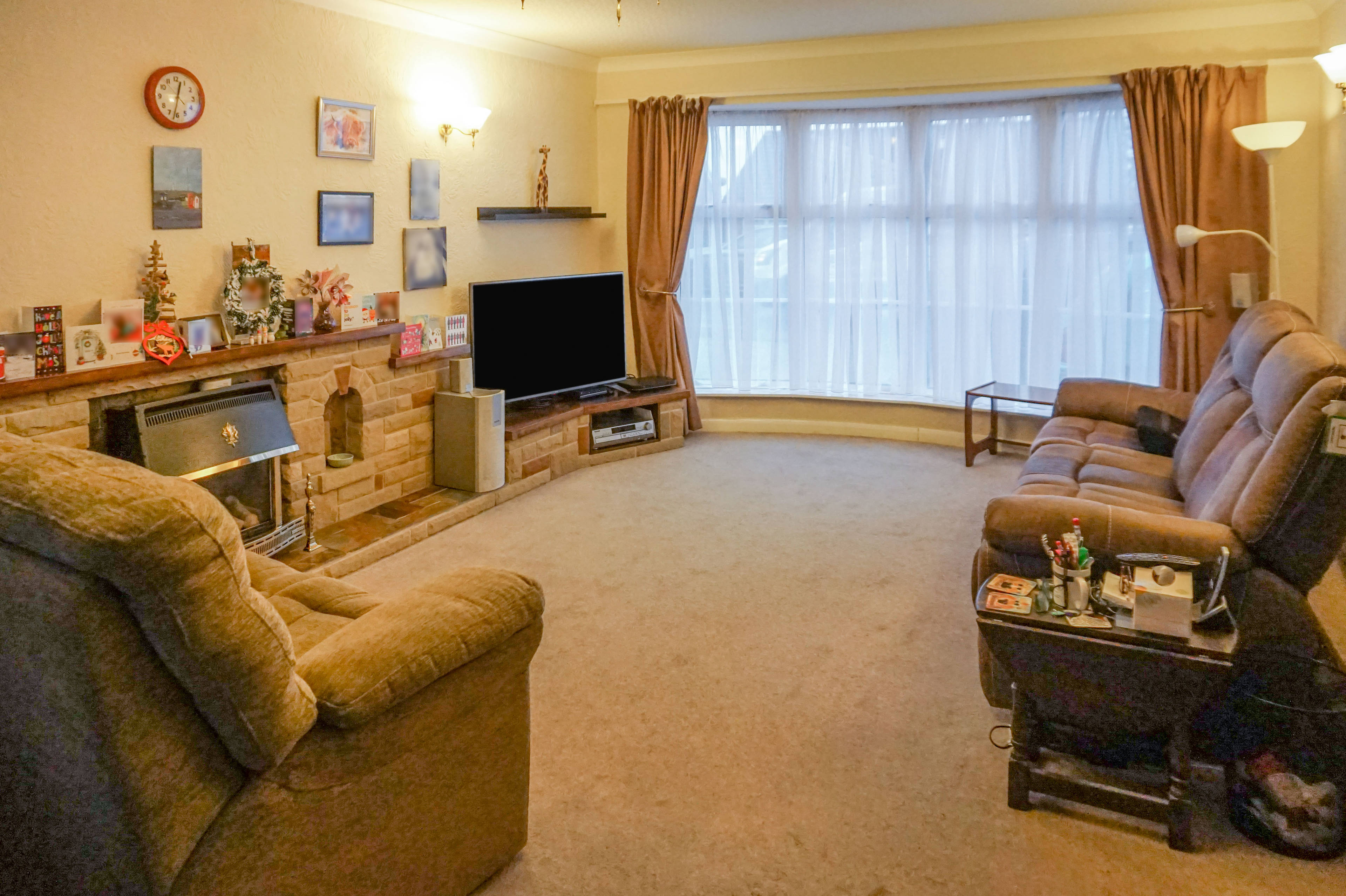 Lounge/Dining Room