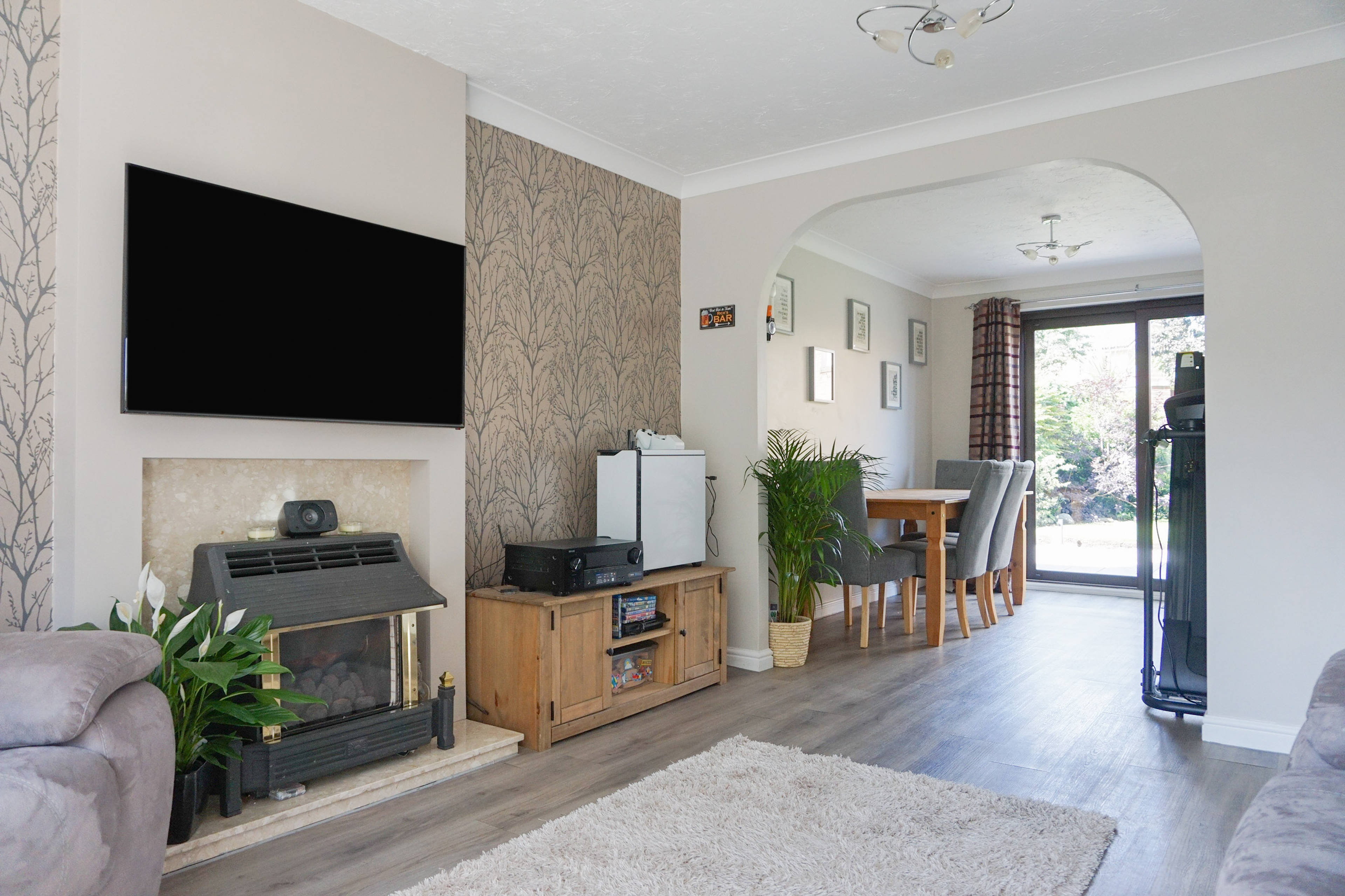 Lounge/Dining Room