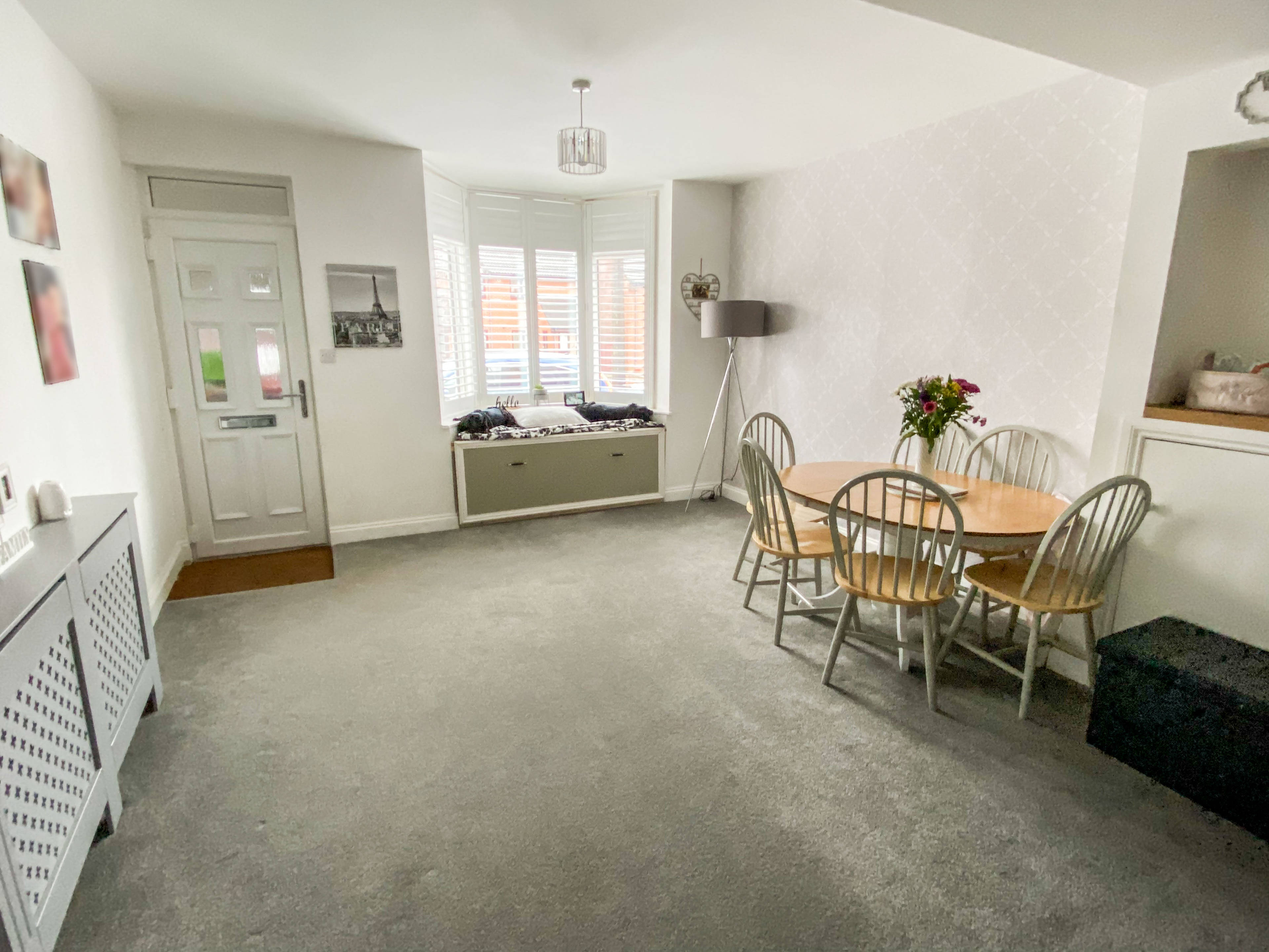 Lounge/Dining Room