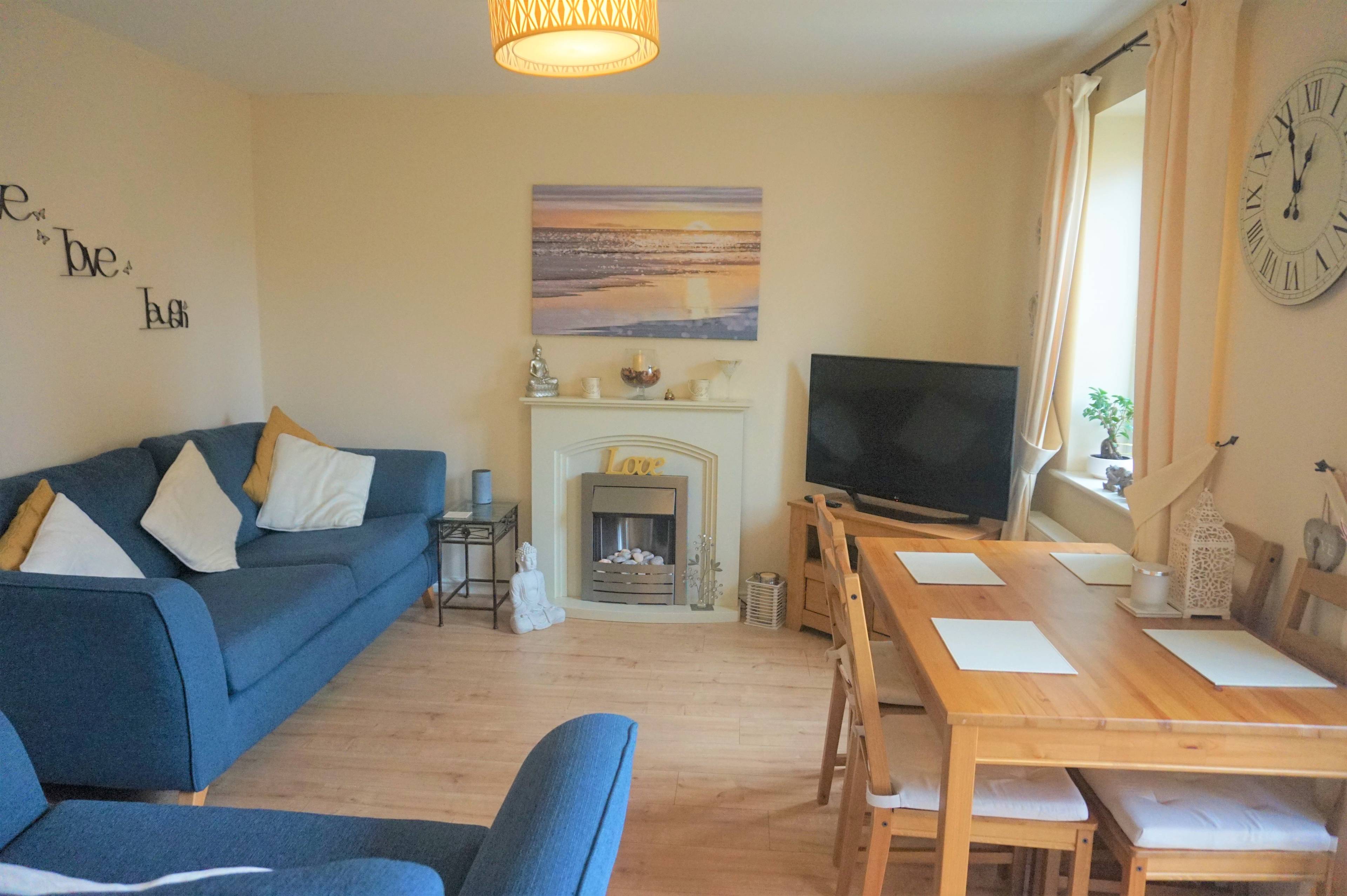 Lounge/Dining Room