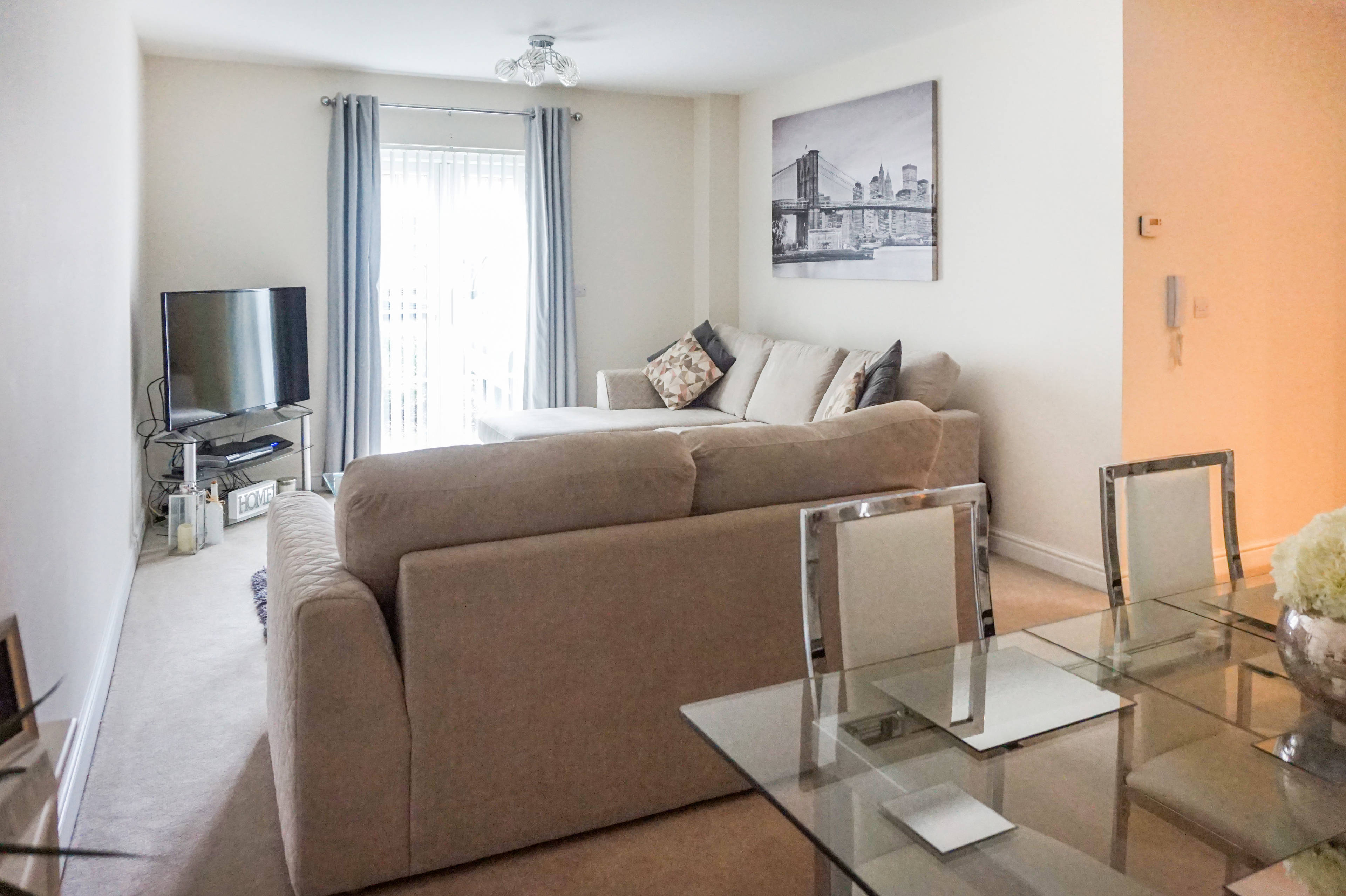 Lounge/Dining Room