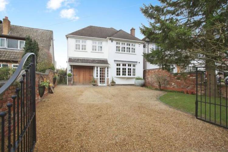 4 bedroom detached house