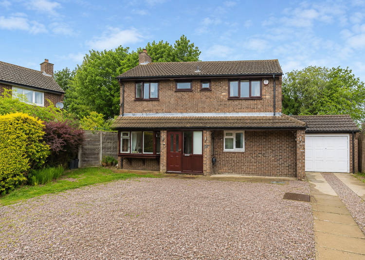 5 bedroom detached house
