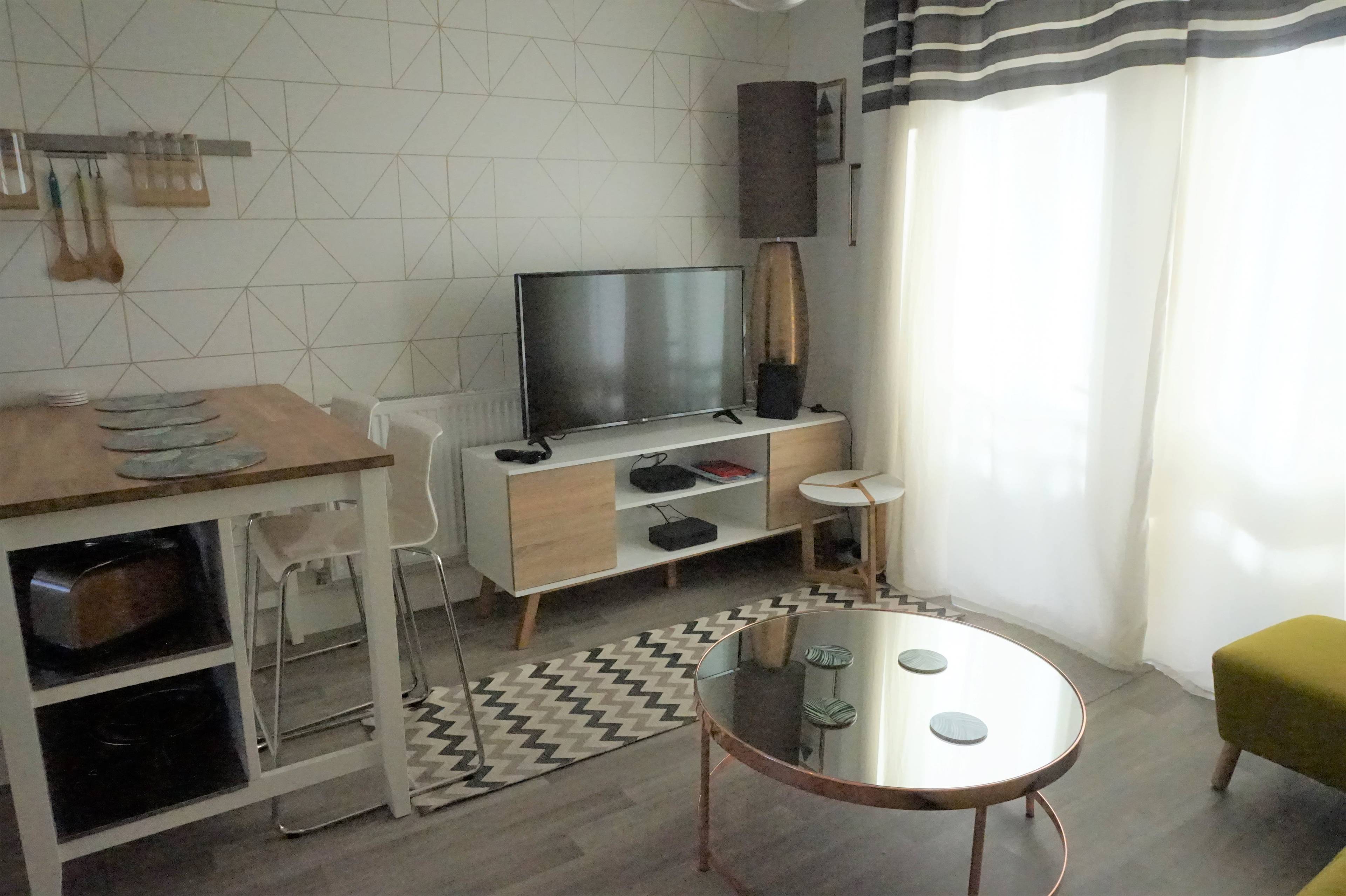 Lounge / Kitchen