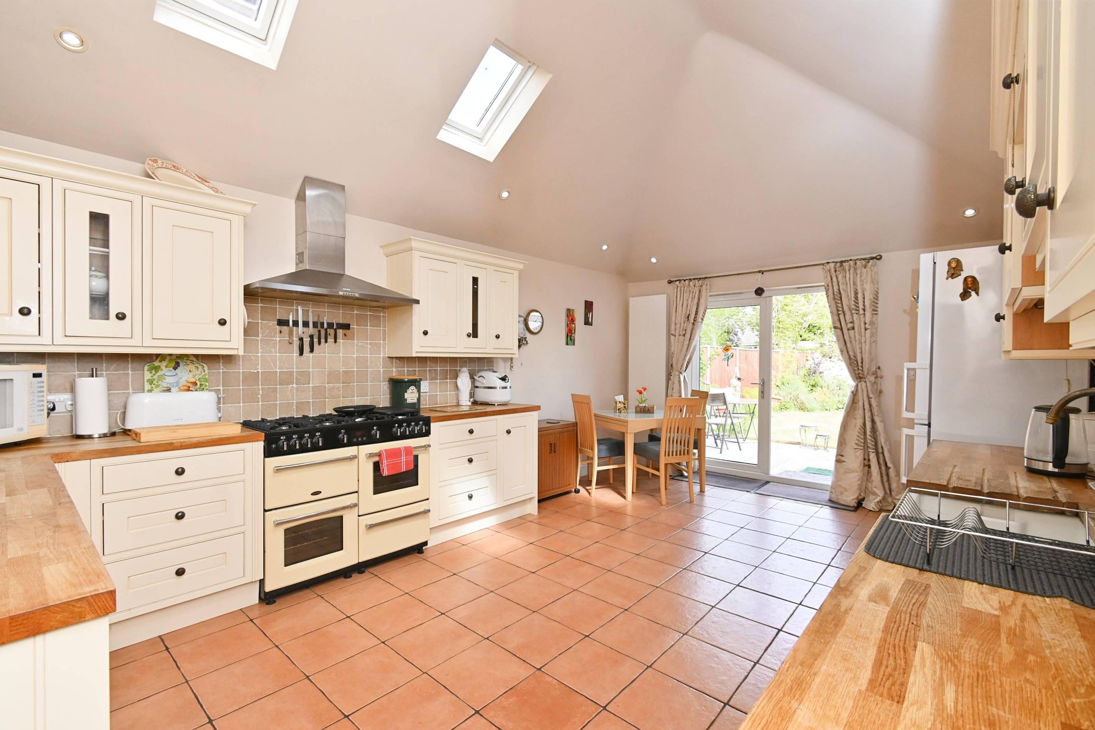 Kitchen/Breakfast