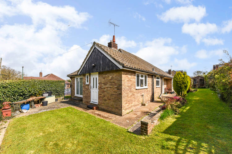 2 bedroom detached bungalow