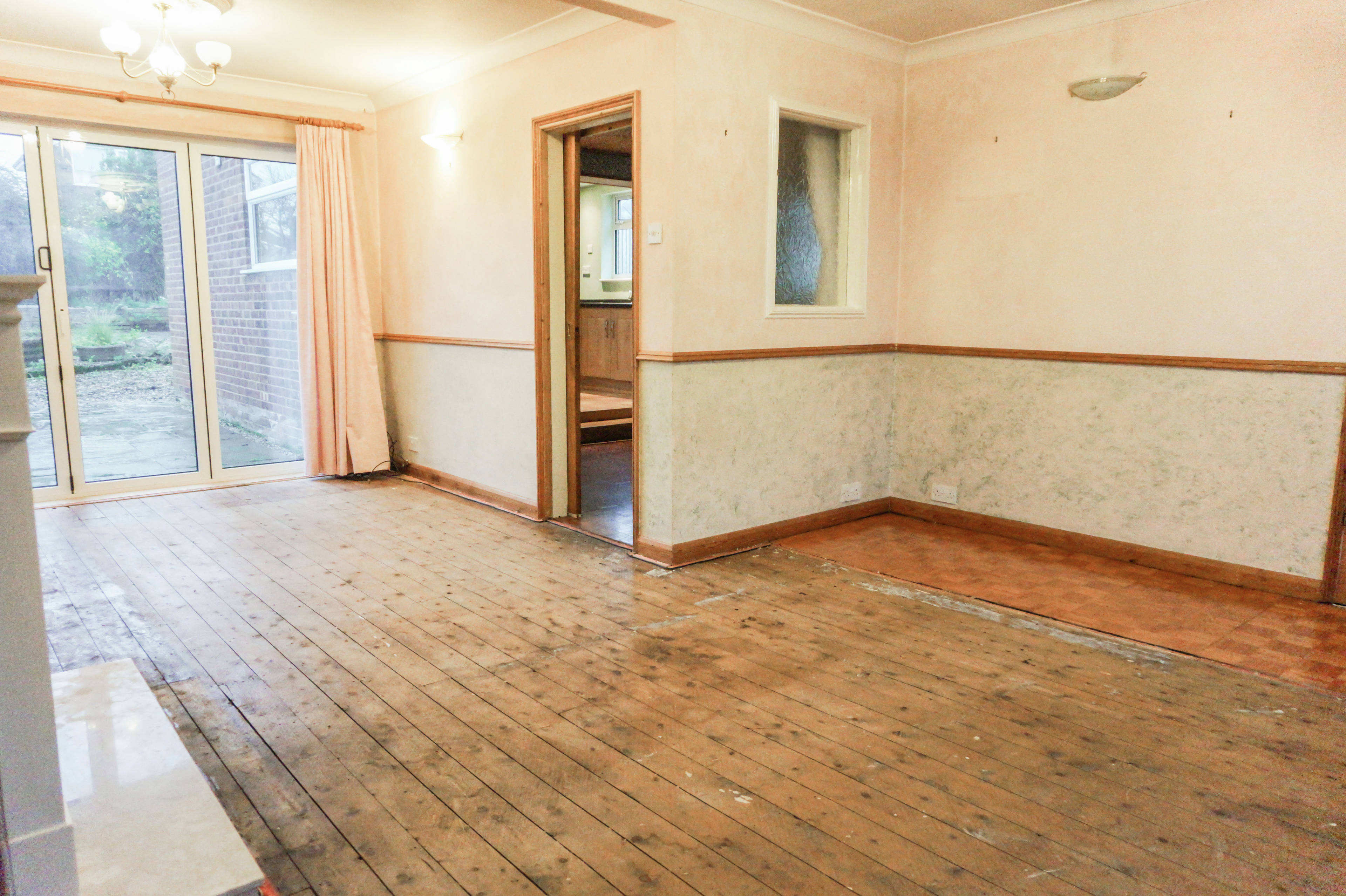 Lounge/Dining Room