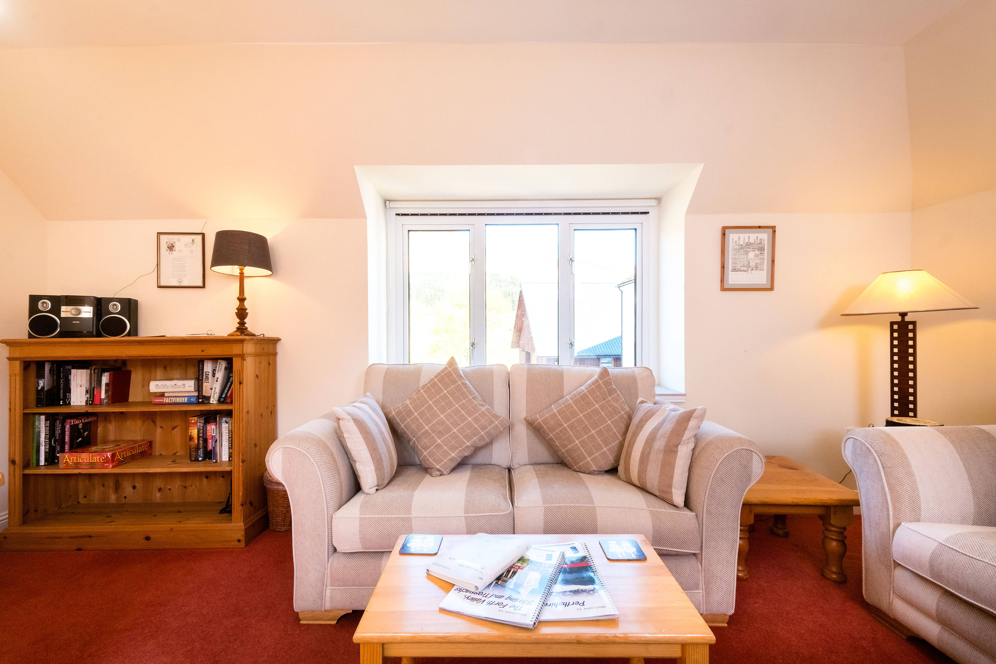 Lounge/Dining Room