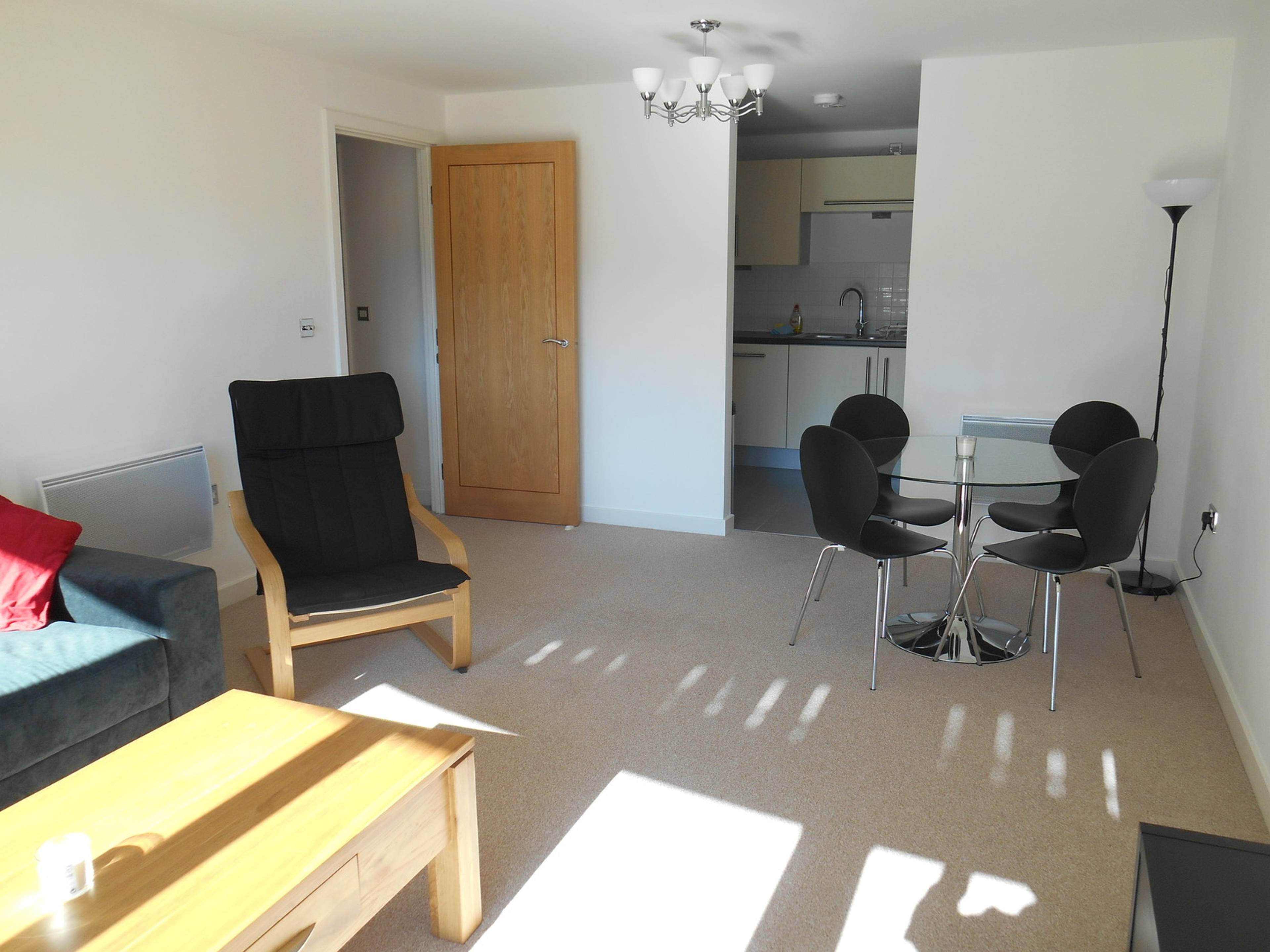 Lounge / Kitchen