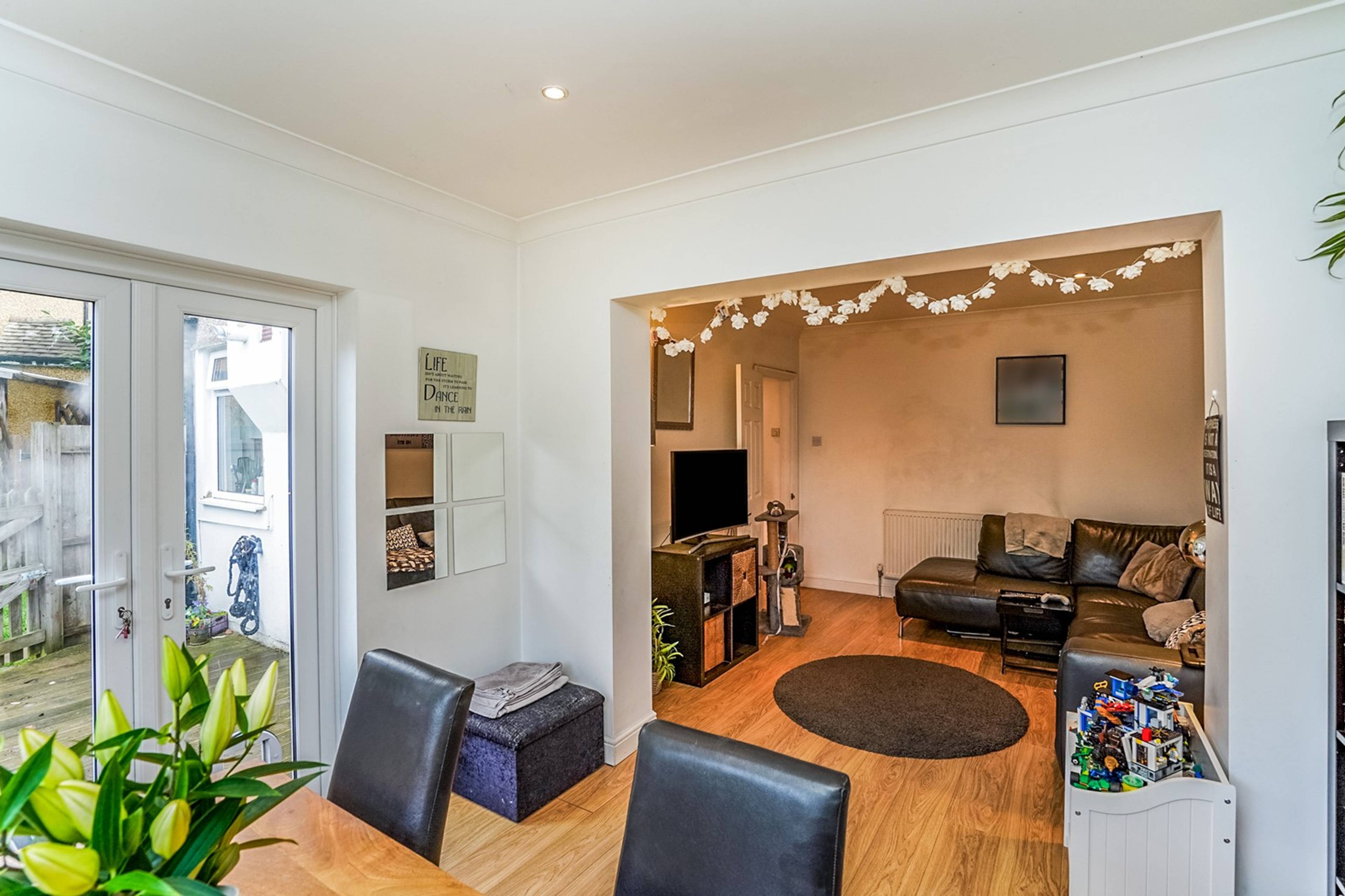 Lounge/Dining Room