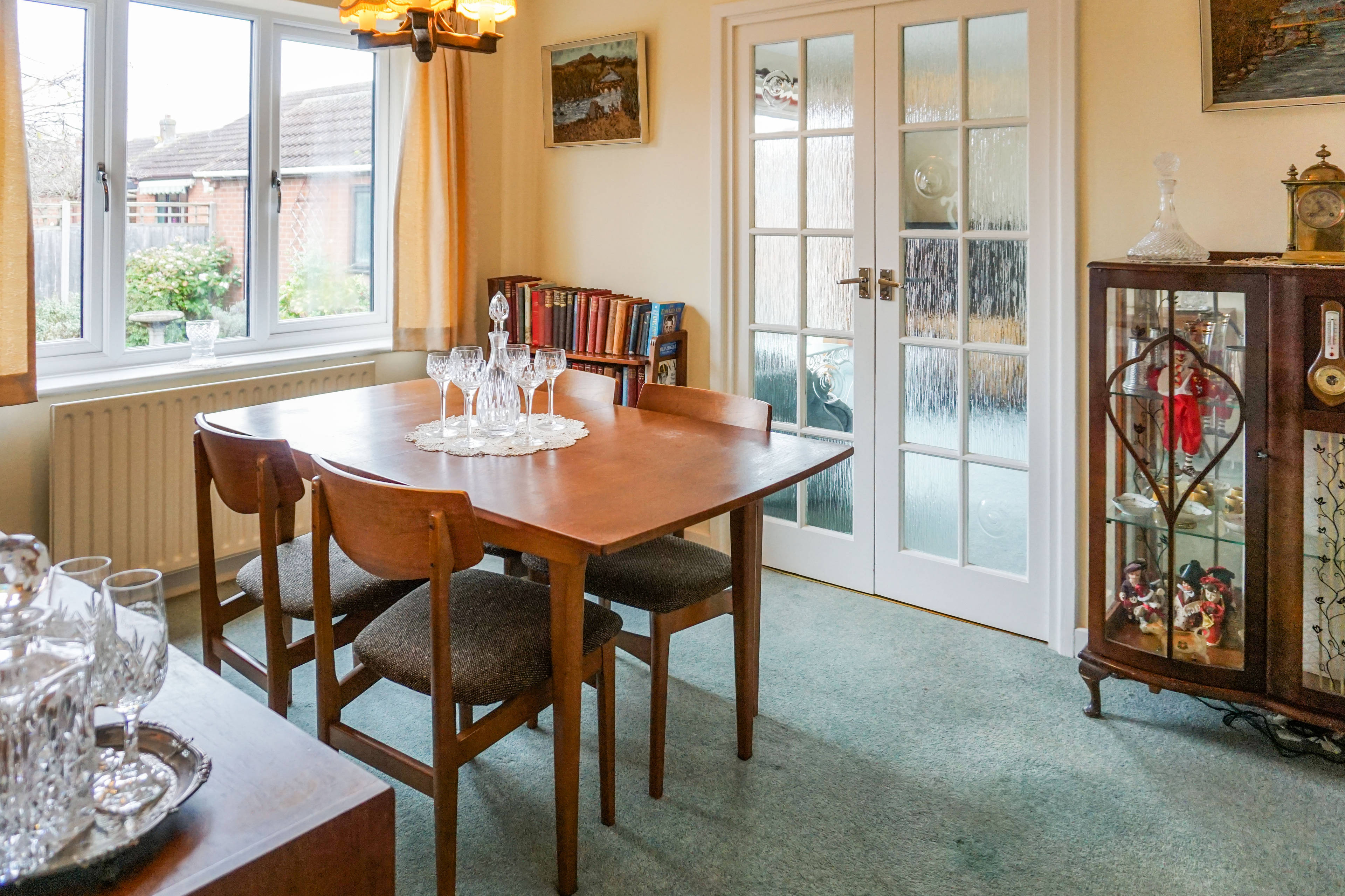 Bed 3 / Dining Room